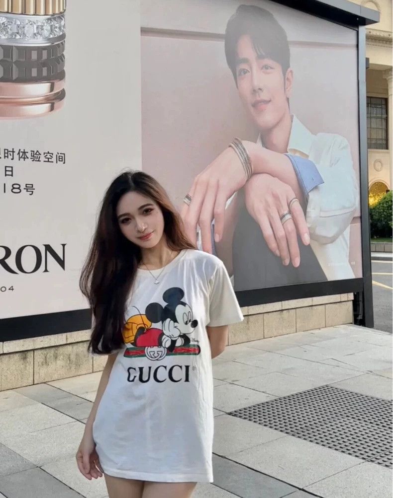 Gucci Gucci Diseney co-branded logo Mickey printed beige round-ne Size US S / EU 44-46 / 1 - 9 Thumbnail