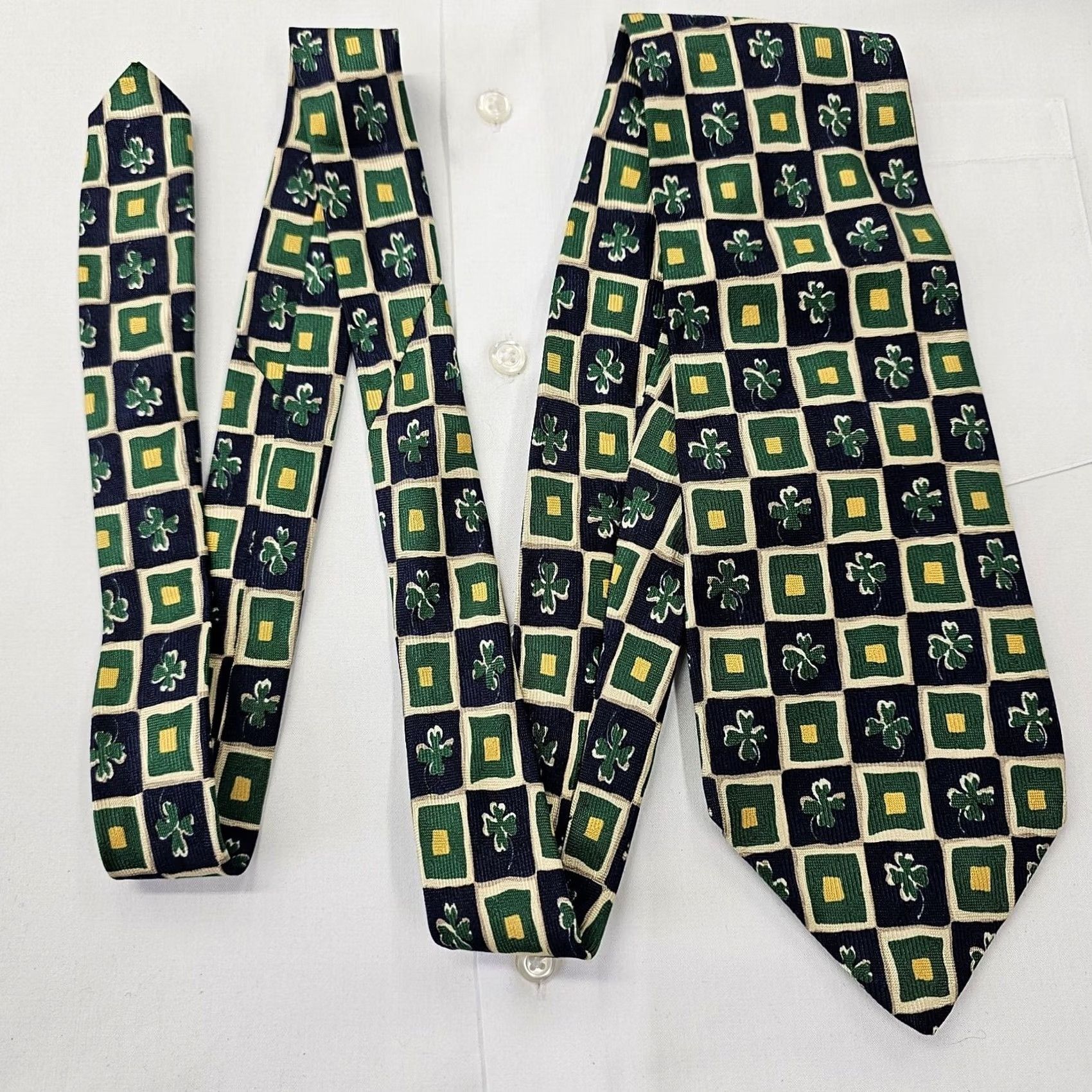 Robert Talbott Robert Talbott Necktie Mens Green Blue Silk Clover St. Patricks Woven Tie USA Tie Pattern Geometric Adult Classic 57 1/2" 4" Width Mens Size ONE SIZE - 4 Thumbnail