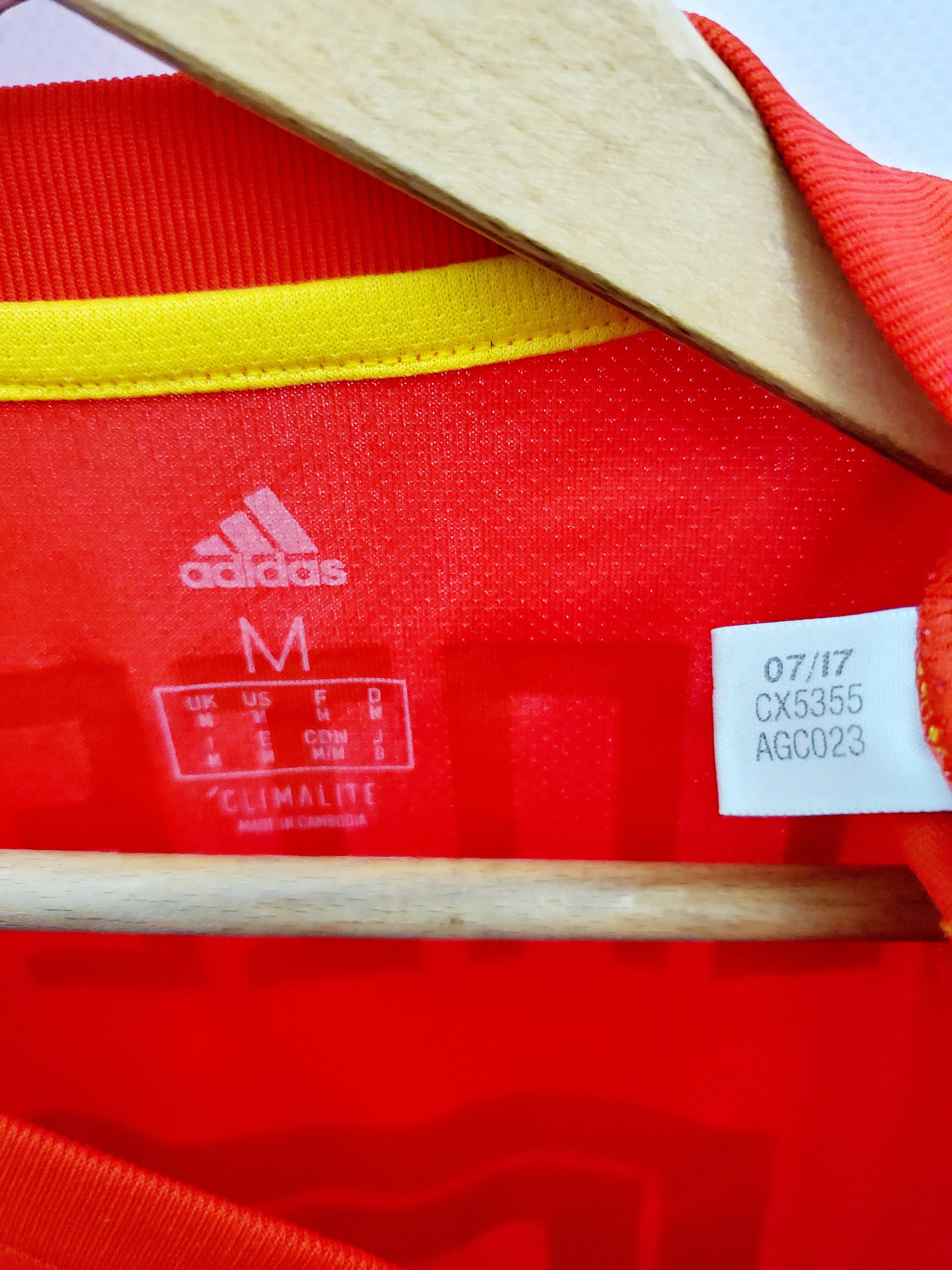 Adidas Spain World Cup 2018 Home soccer Jersey #6 A. Iniesta size M Size US M / EU 48-50 / 2 - 4 Thumbnail