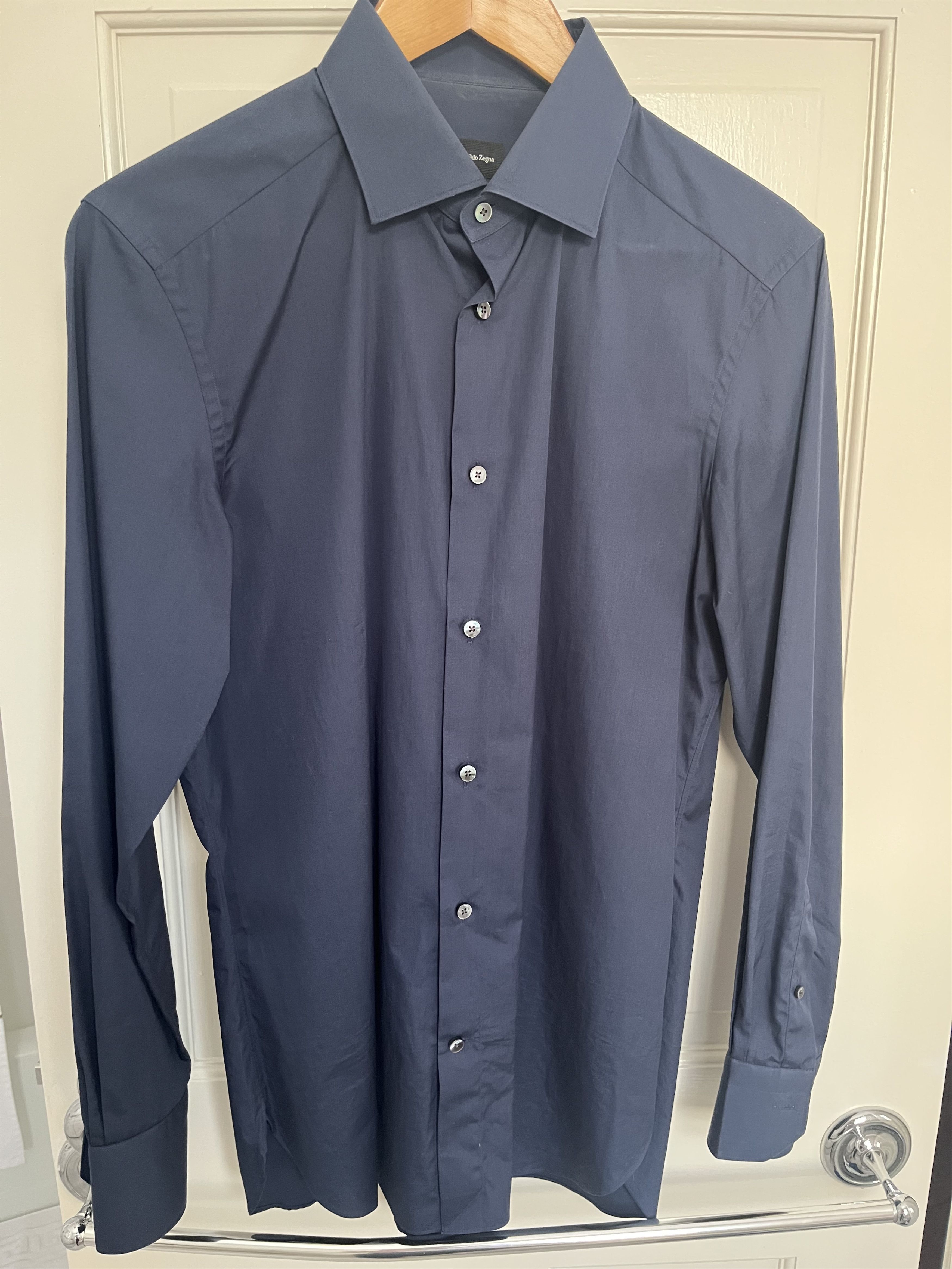 Ermenegildo Zegna Ermenegildo Zegna Luxury Navy Button Down Shirt (39 / 15½) Size US M / EU 48-50 / 2 - 1 Thumbnail