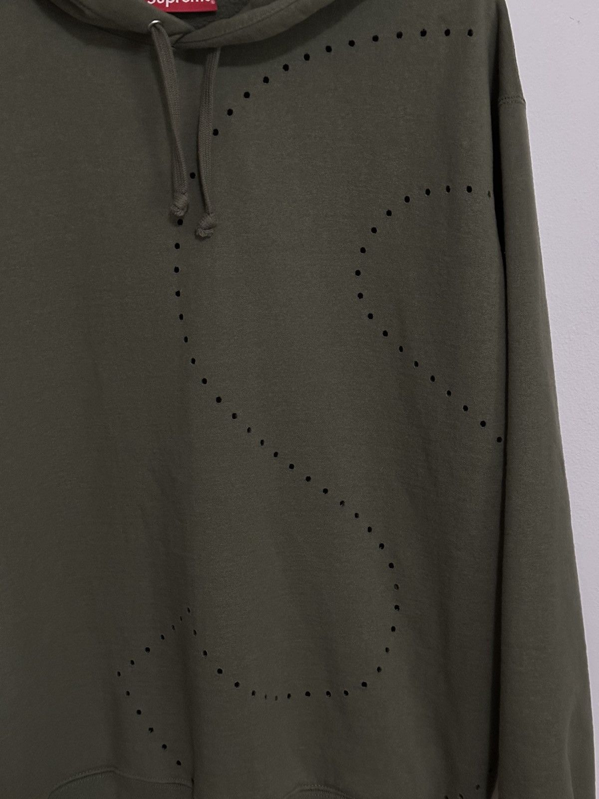 Supreme Supreme Laser Cut S Logo Hooded Sweatshirt Size US M / EU 48-50 / 2 - 2 Thumbnail