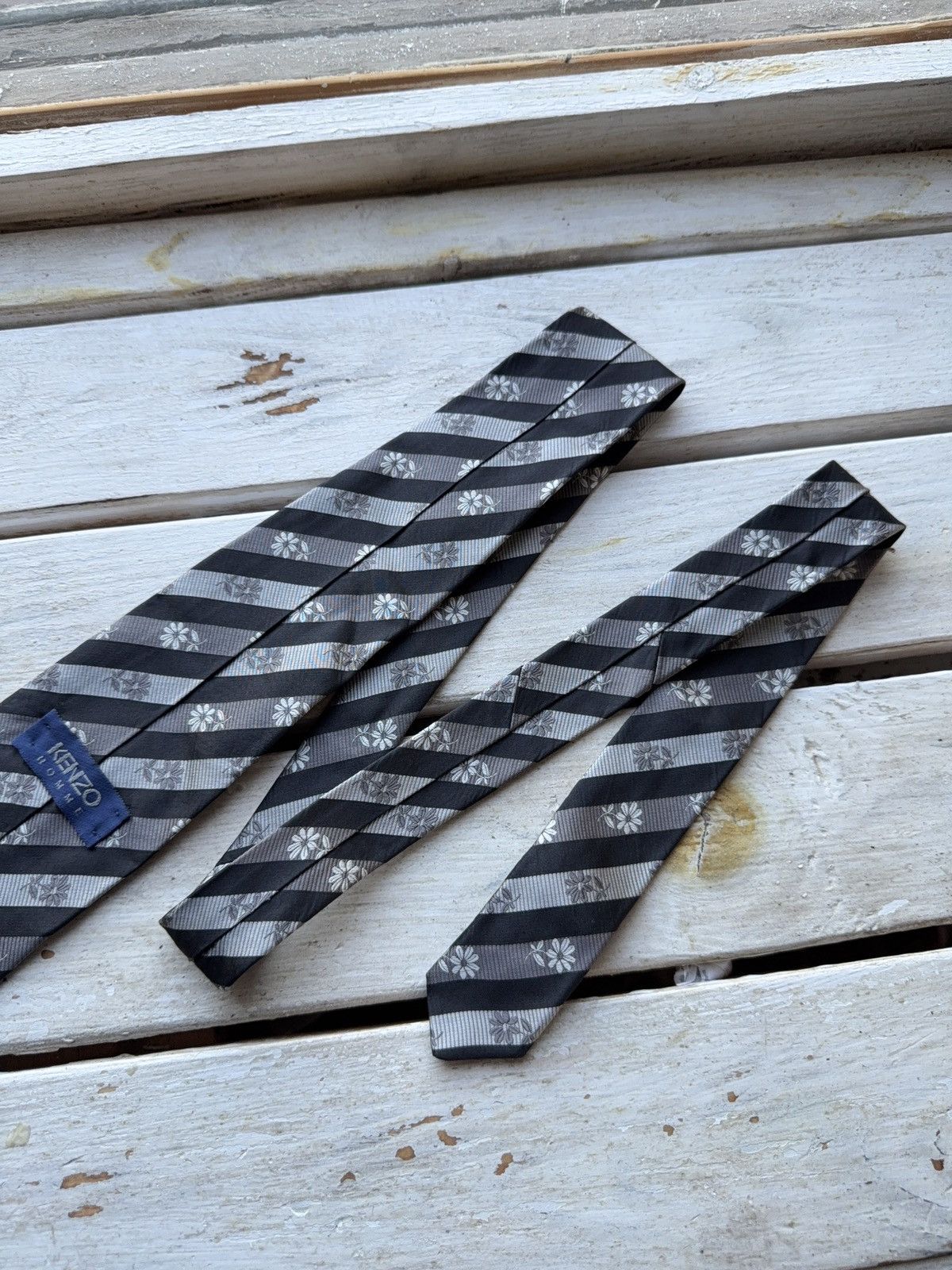Designer × Kenzo Kenzo Homme Tie Black Gray Floral Stripe Made in Italy Silk Size ONE SIZE - 7 Thumbnail
