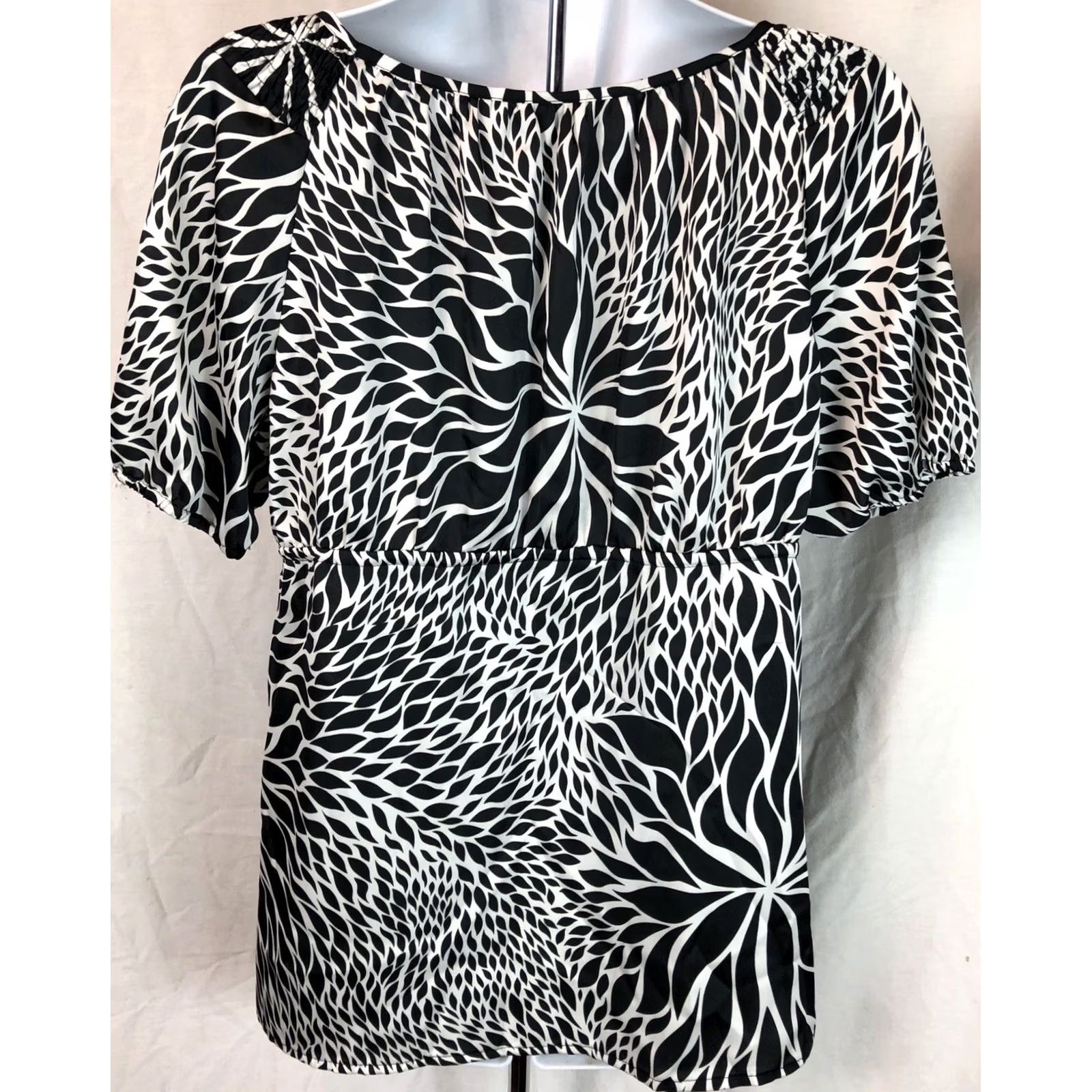 Worthington Worthington Blouse M Black/White Scoopneck Keyhole Tie Waist Short Sleeve Mens? Size M / US 6-8 / IT 42-44 - 3 Thumbnail