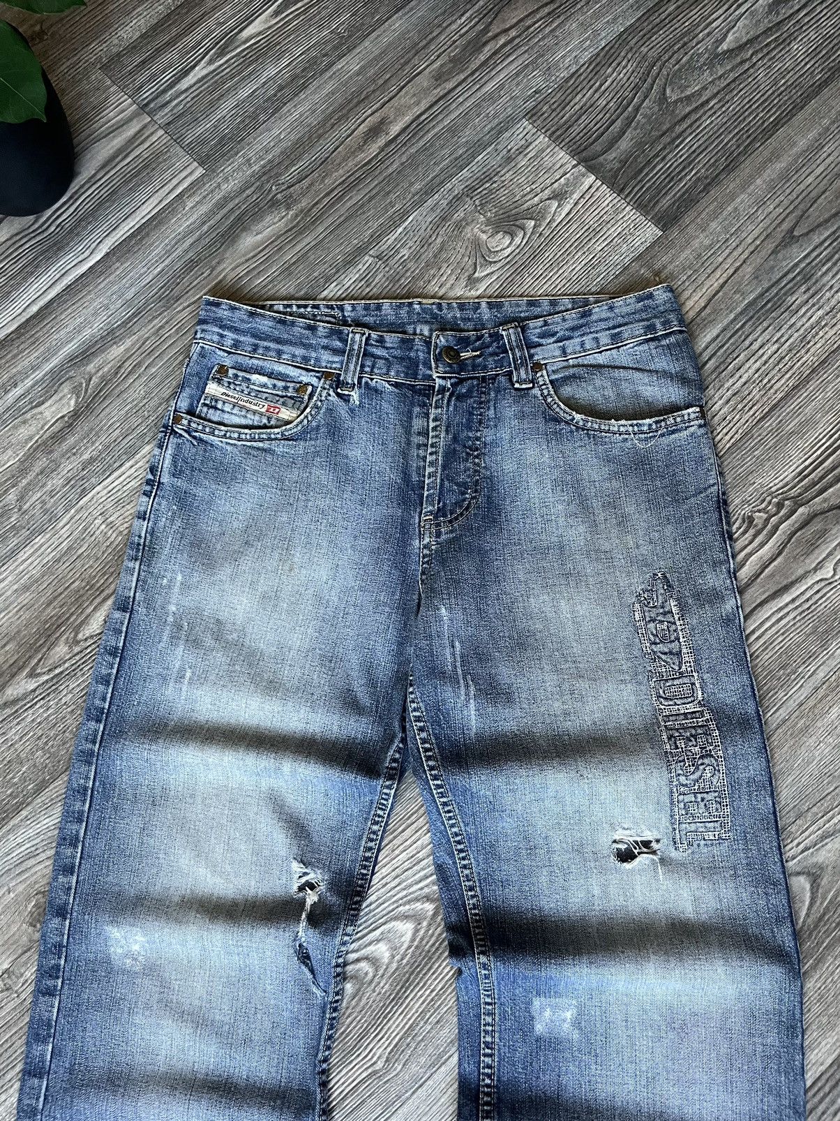Diesel DIESEL WASHED DISTRESSED FLARED BIG LOGO BLUE Y2K JEANS Size US 31 - 4 Thumbnail