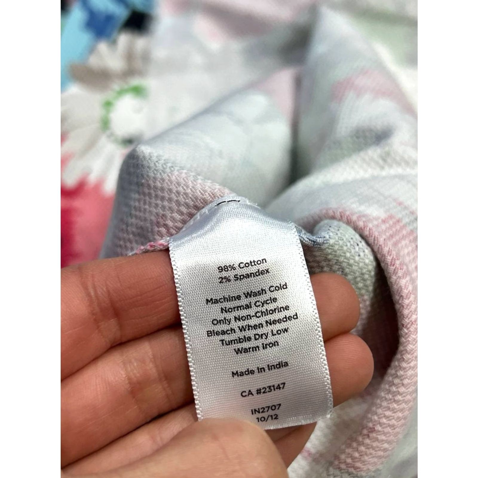 Talbots Talbots Pencil Skirt Women 10 Multicolor Floral Cotton Spandex Back Zip Knee Length Casual Travel Women's Skirt Talbots Size 32" / US 10 / IT 46 - 6 Thumbnail