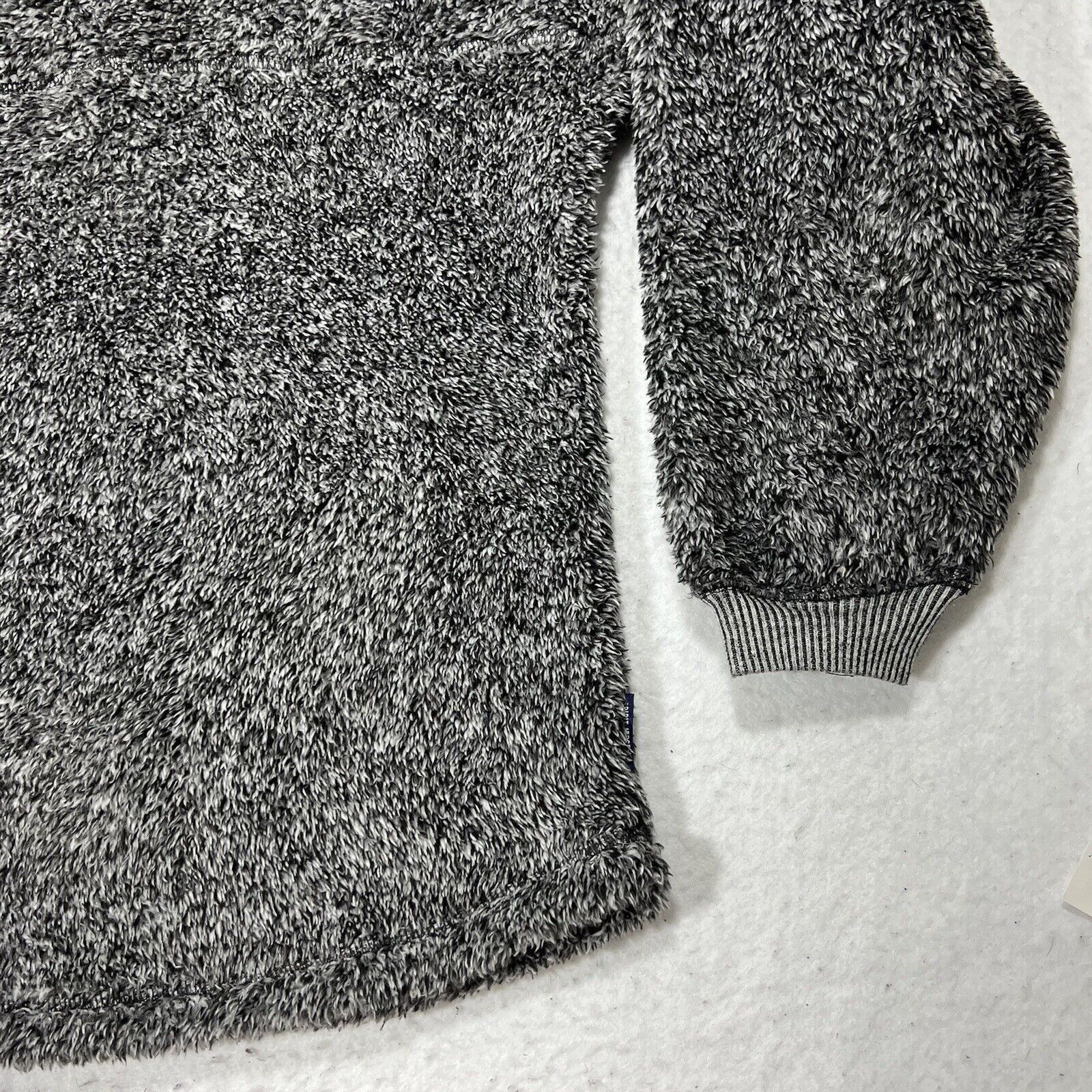 Disney Disney Parks Spirit Jersey Oversized Fuzzy Sherpa Sweater Size M / US 6-8 / IT 42-44 - 6 Thumbnail