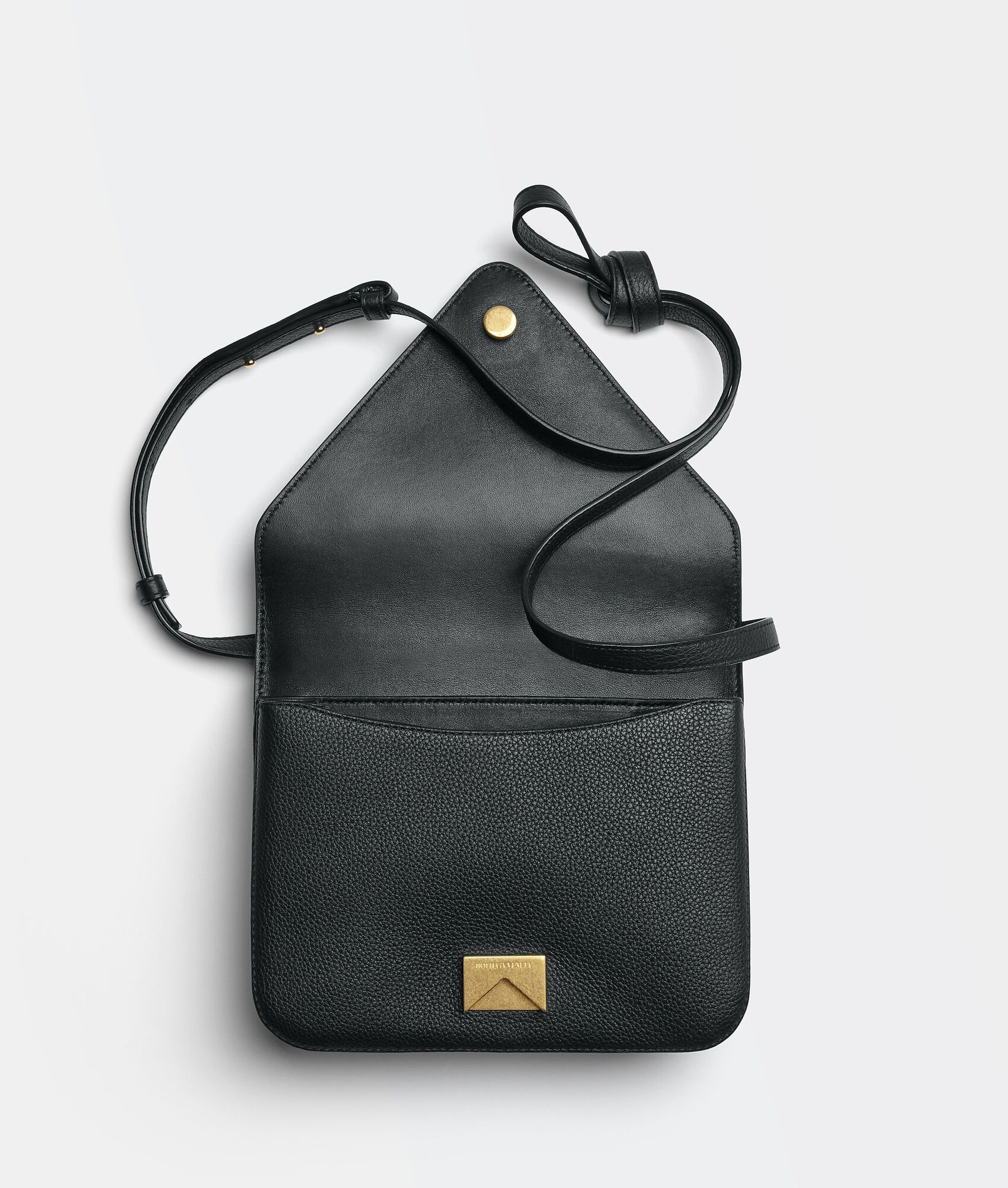 Bottega Veneta o1n1vont0225 Size: OS / Mount Bag in Black Size ONE SIZE - 6 Thumbnail