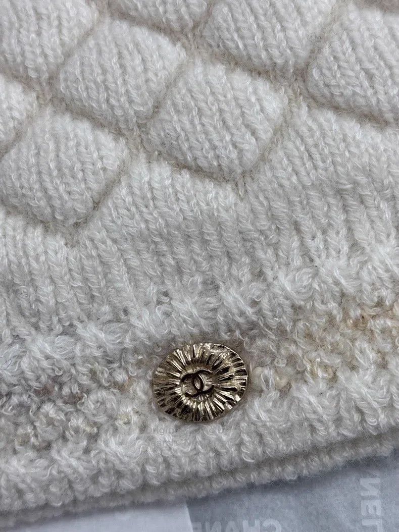 Chanel Chanel 26C new white cashmere knitted cold hat Size ONE SIZE - 2 Thumbnail