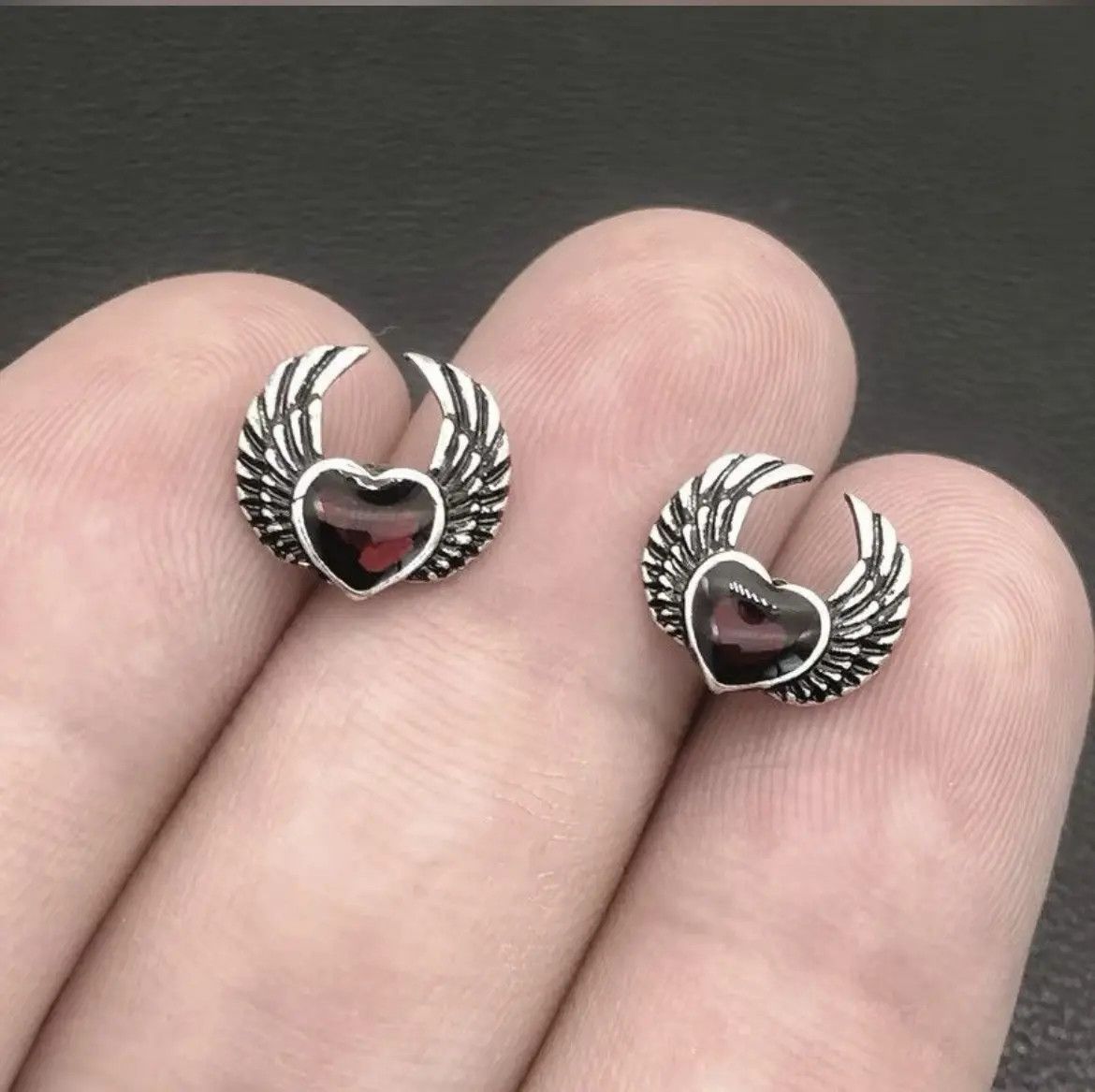 Japanese Brand Red heart with wing earrings stud Size ONE SIZE - 5 Thumbnail
