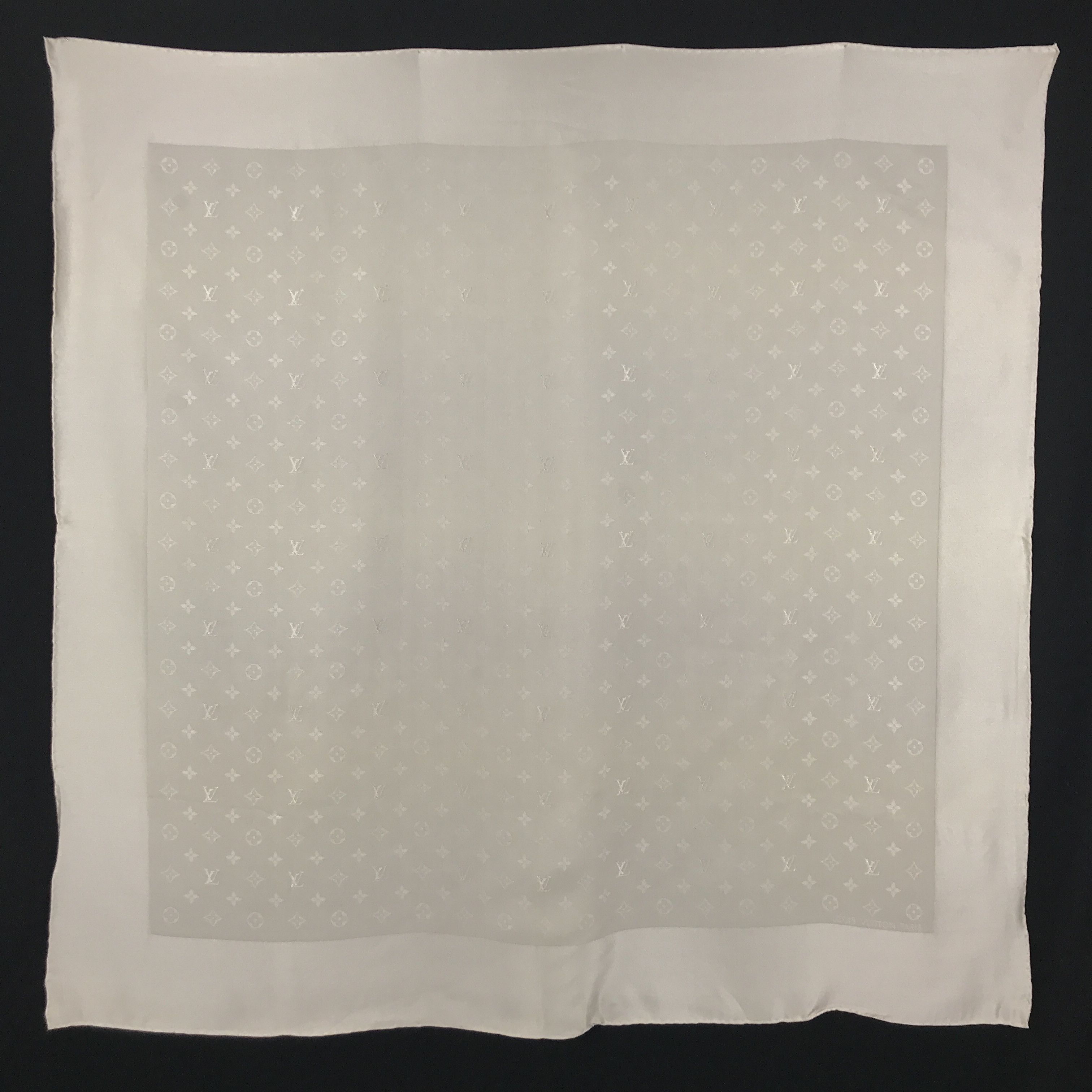 Louis Vuitton Louis Vuitton Monogram Silk Scarf Size ONE SIZE - 3 Thumbnail