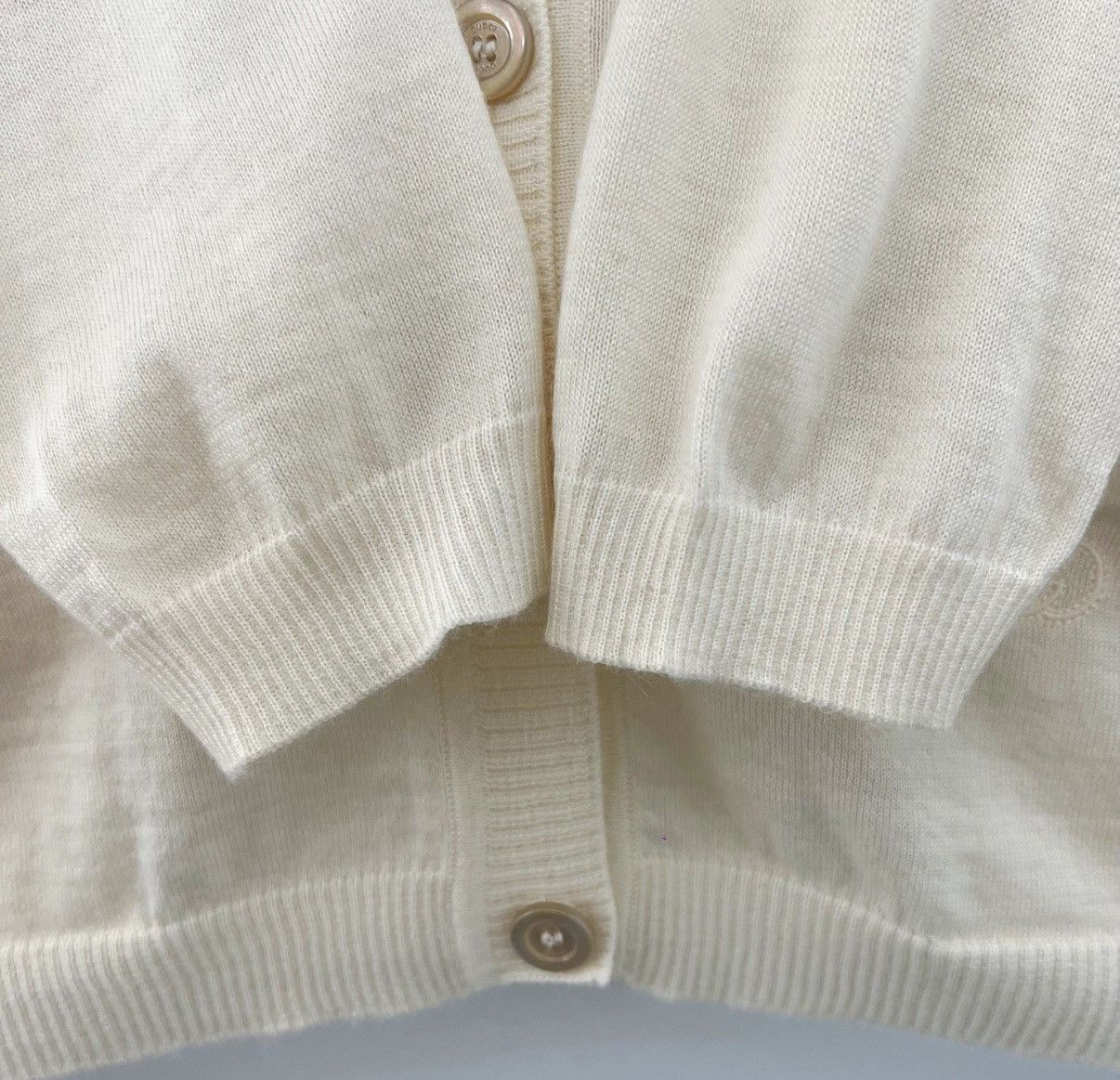 Gucci GUCCI/Beige V-Neck Knit Cardigan K12 Size S / US 4 / IT 40 - 4 Thumbnail