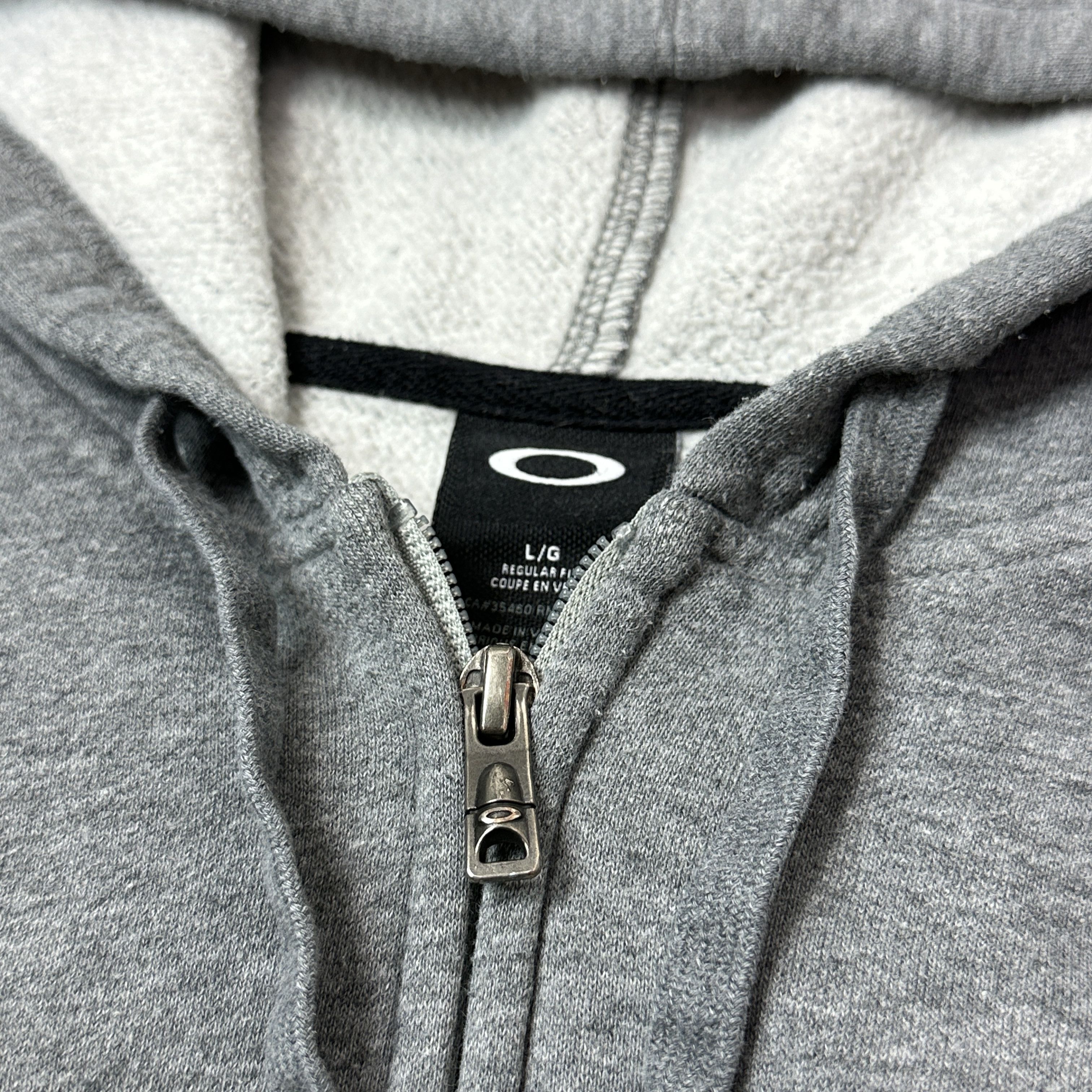 Oakley Vintage Streetwear Sporty Oakley Zip Hoodie Y2K Size US L / EU 52-54 / 3 - 3 Thumbnail