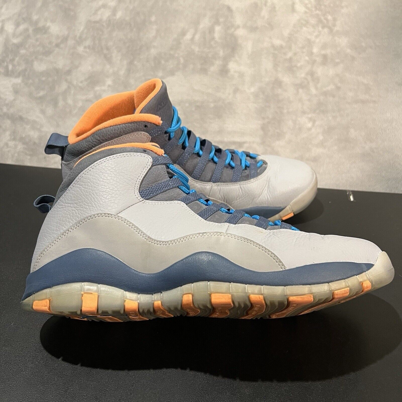 Jordan Brand Jordan 10 Retro Bobcats Men's 13 Wolf Grey 310805-026 Size US 13 / EU 46 - 1 Thumbnail