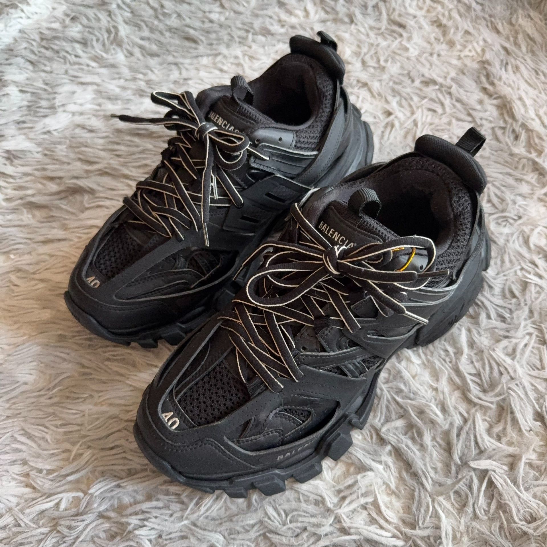 Balenciaga Balenciaga Black Lowtop Sneakers 40 Men Size US 7.5 / EU 40-41 - 1 Thumbnail