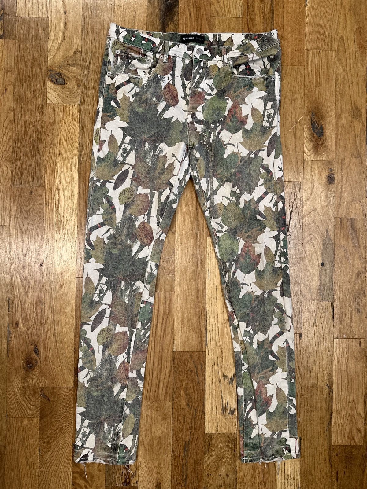 Purple Brand Purple Brand Leaf Print White Denim Jeans Size 34 Size US 34 / EU 50 - 1 Thumbnail