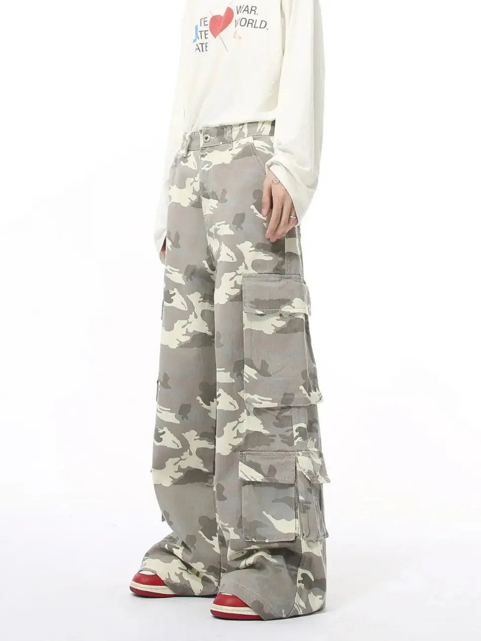 Japanese Brand Retro loose wide leg camouflage jeans Size US 32 / EU 48 - 1 Thumbnail