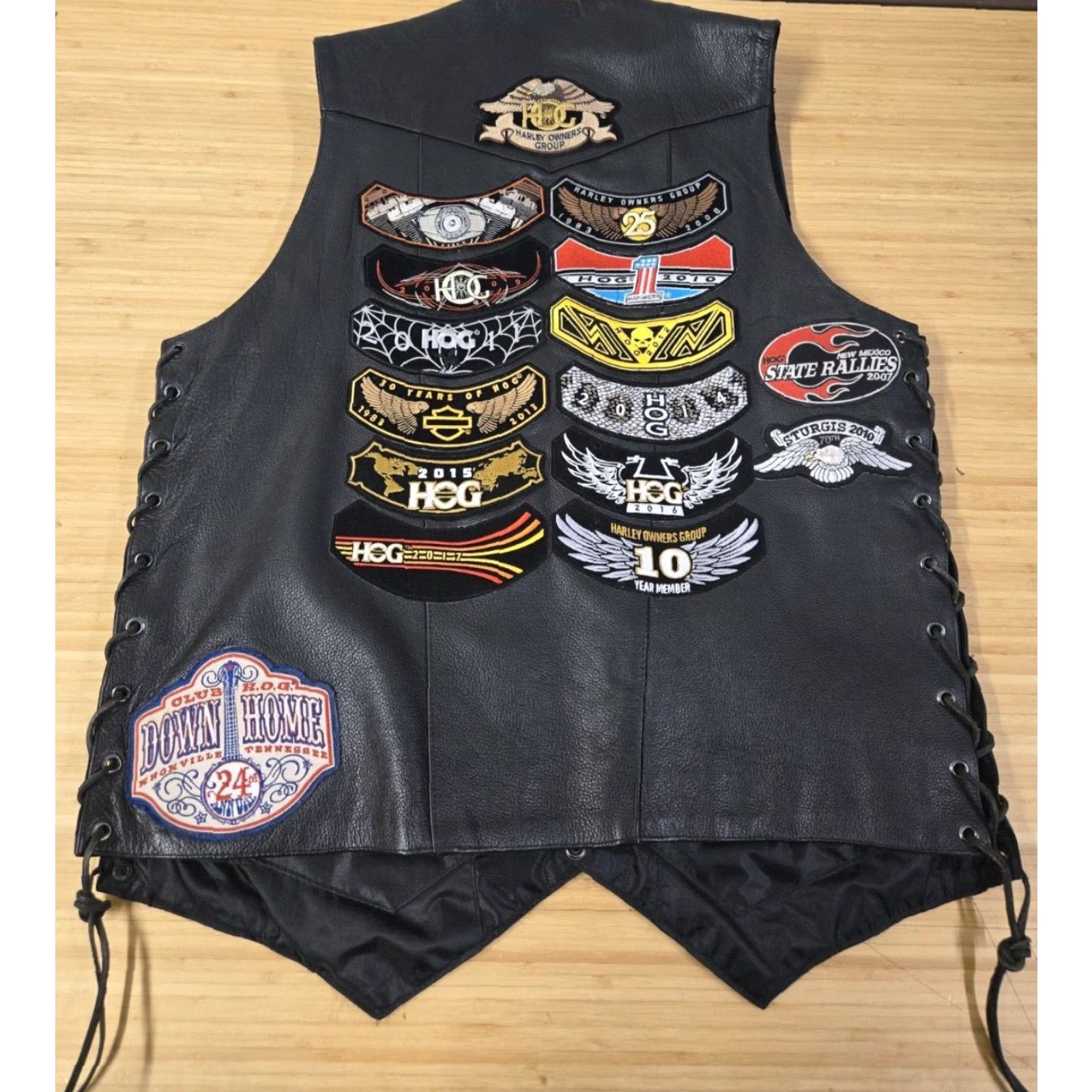 Harley Davidson VINTAGE Harley-Davidson Leather Biker Vest Men 44 Black Leather Lining Pins & Patches Biker Reg/Regular Size US S / EU 44-46 / 1 - 5 Thumbnail