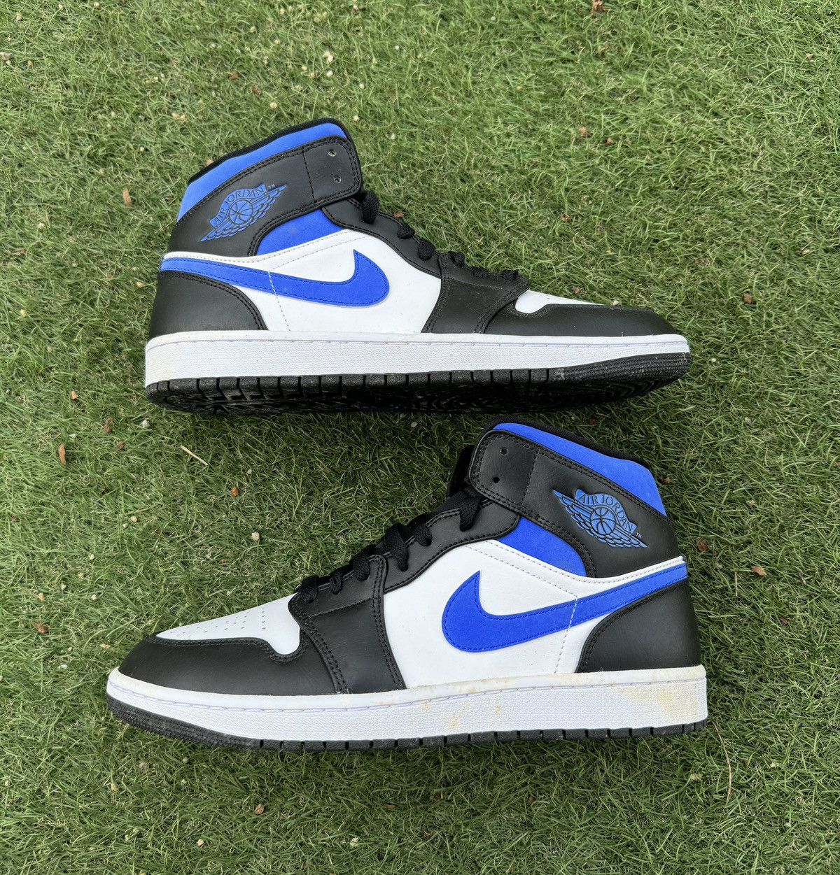 Nike NIKE AIR JORDAN 1 MID RETRO SNEAKERS Size US 10 / EU 43 - 5 Thumbnail