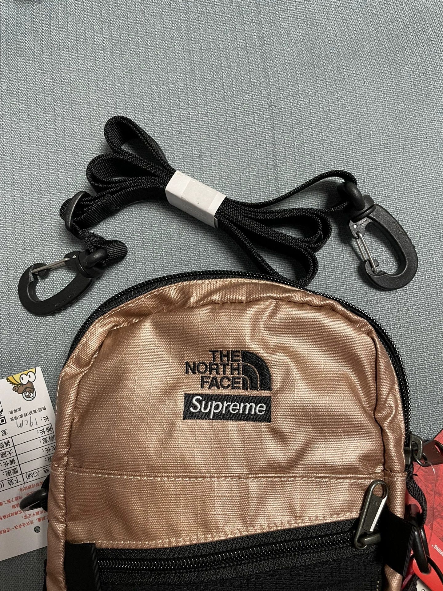 Supreme Supreme × The North Face 18SS Metallic Shoulder Bag Size ONE SIZE - 3 Thumbnail