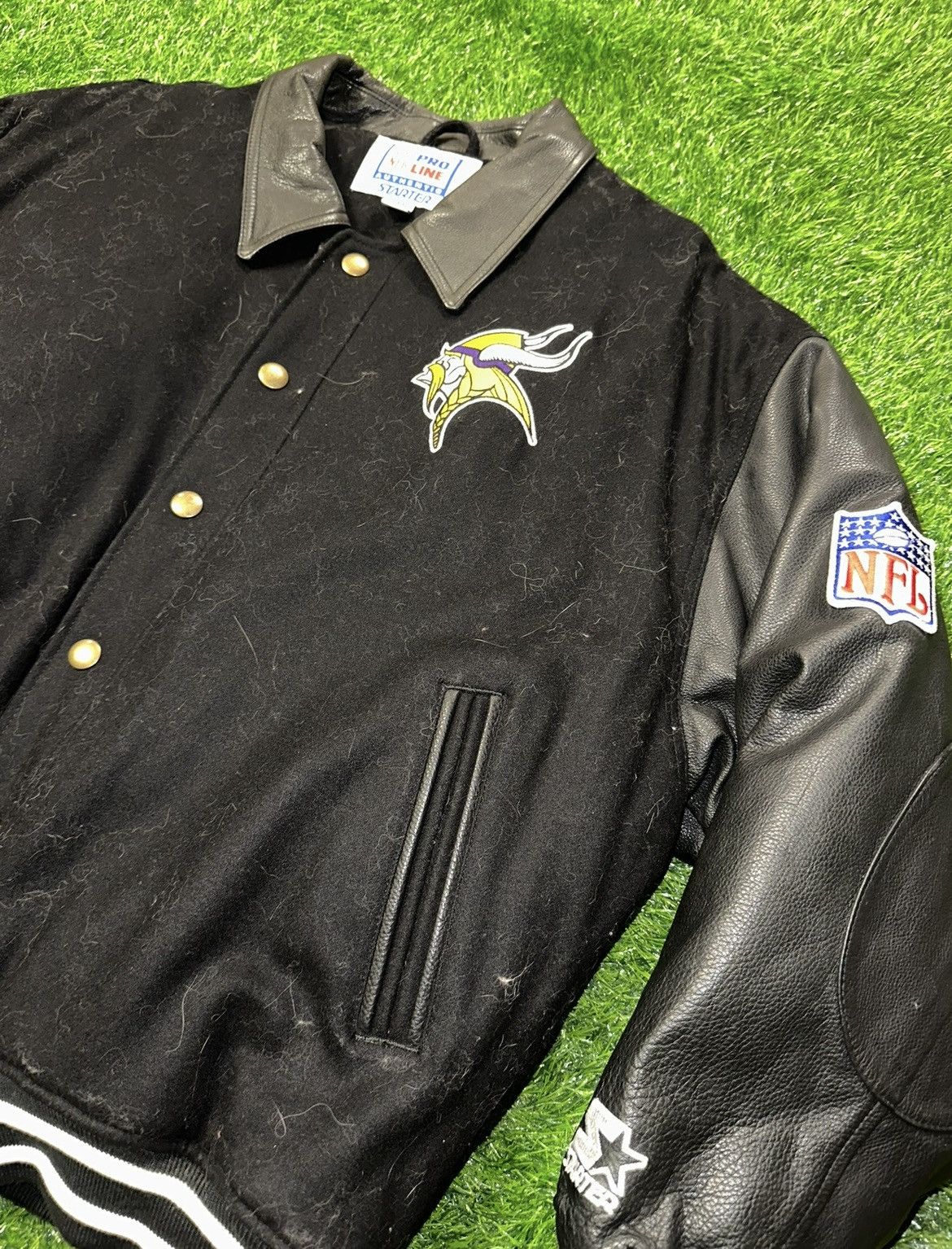 NFL × Starter × Vintage Vintage Nfl Starter Minnesota Vikings Leather Jacket Size M Size US M / EU 48-50 / 2 - 2 Thumbnail