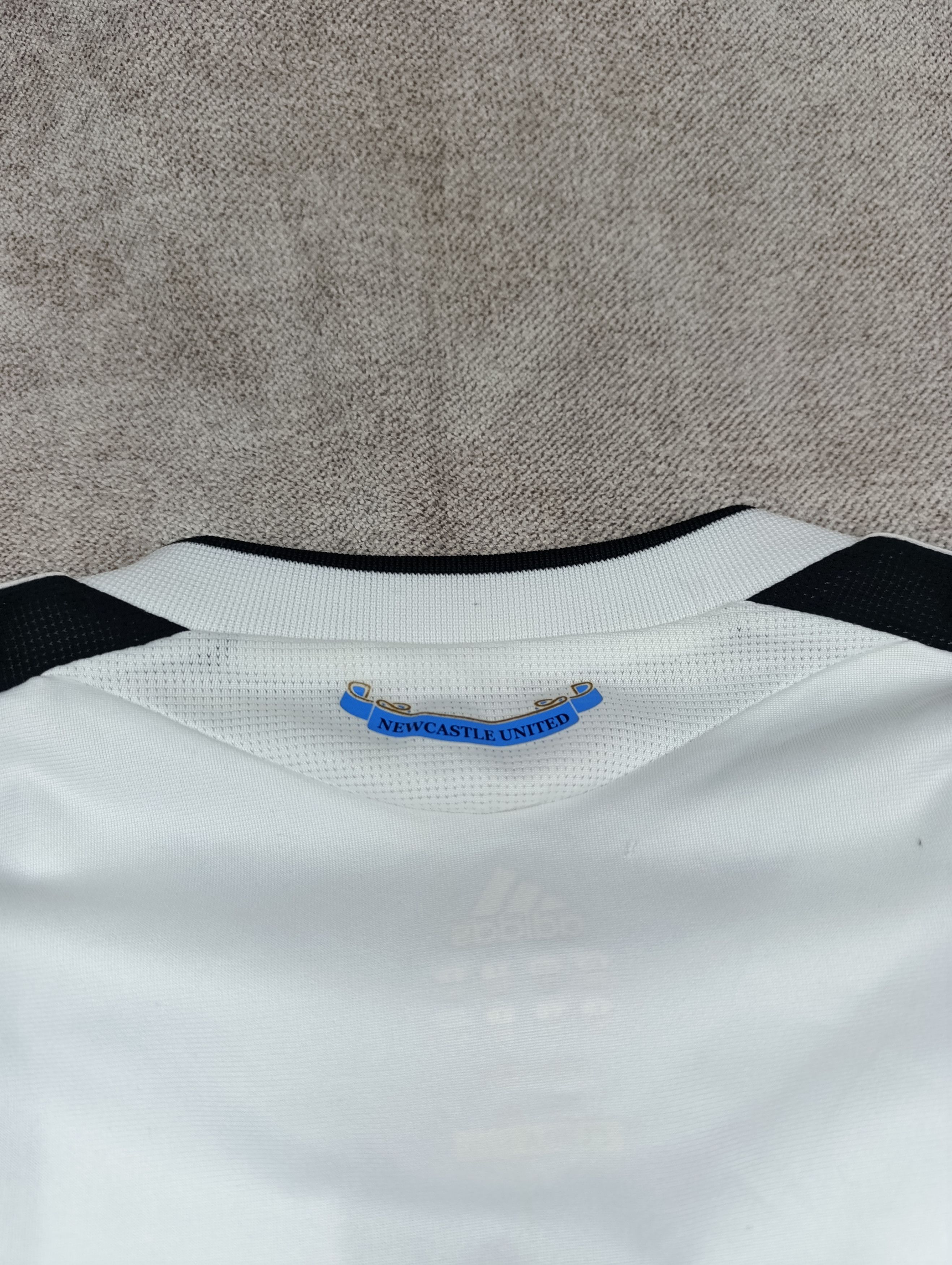 Adidas 2009-10 NEWCASTLE ADIDAS HOME SHIRT JERSEY SIZE 2XL Size US XXL / EU 58 / 5 - 14 Thumbnail