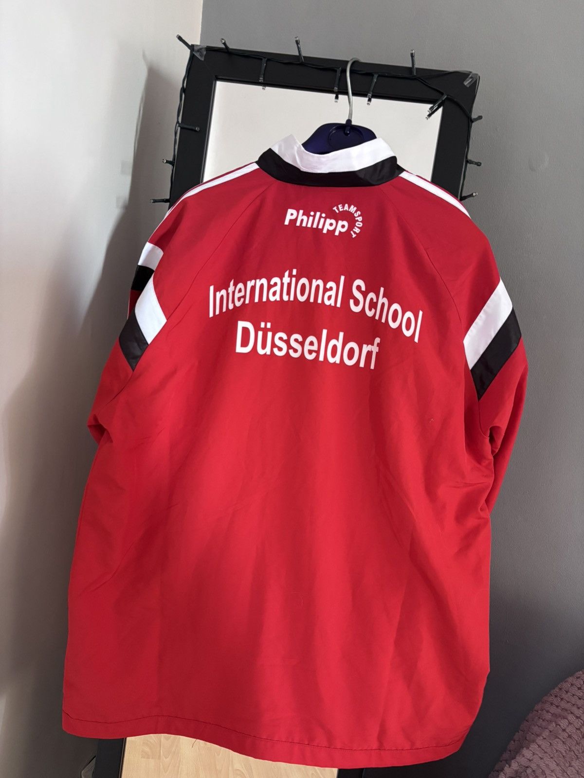 Adidas Adidas International School Düsseldor Size US L / EU 52-54 / 3 - 6 Thumbnail