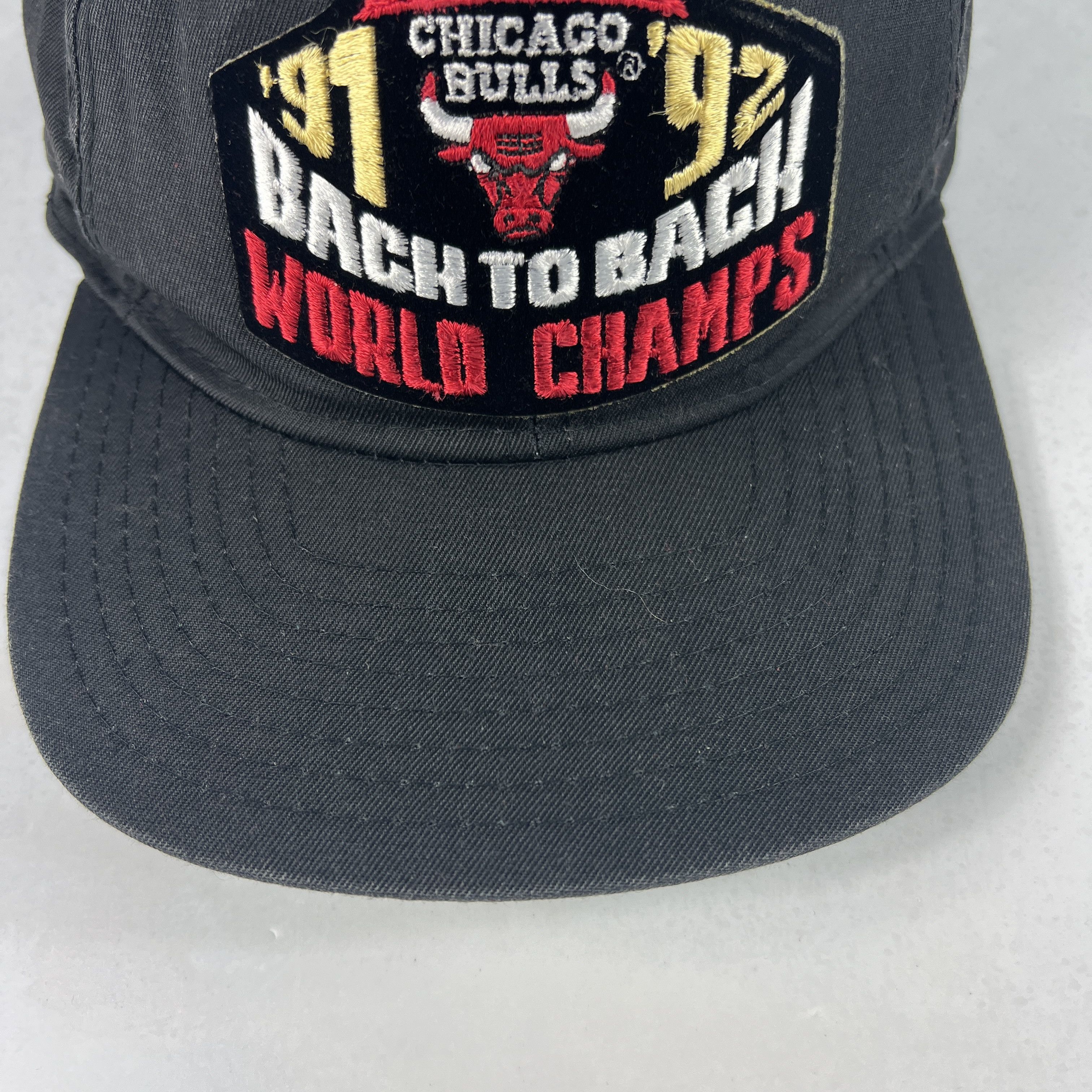 NBA × Vintage VTG 1992 Back To Back NBA Champs Chicago Bulls Snap Back Hat Size ONE SIZE - 3 Thumbnail