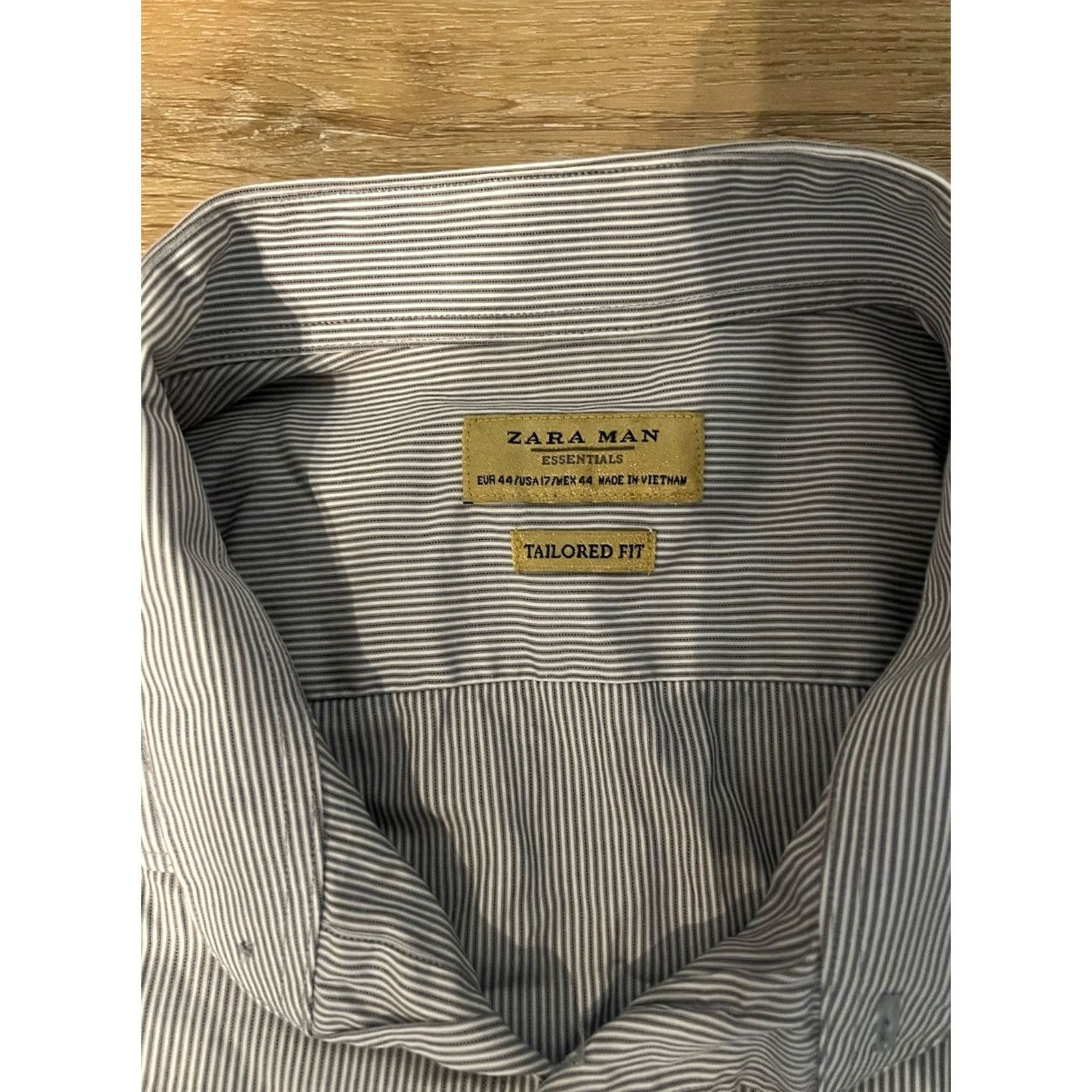 Zara Zara Man Shirt Mens Gray Striped Long Sleeve Button-Up Size 17 Regular Regular Size 17 Gray Striped Long Sleeve Button-Up Mens Wardrobe Essential Size US XL / EU 56 / 4 - 3 Thumbnail