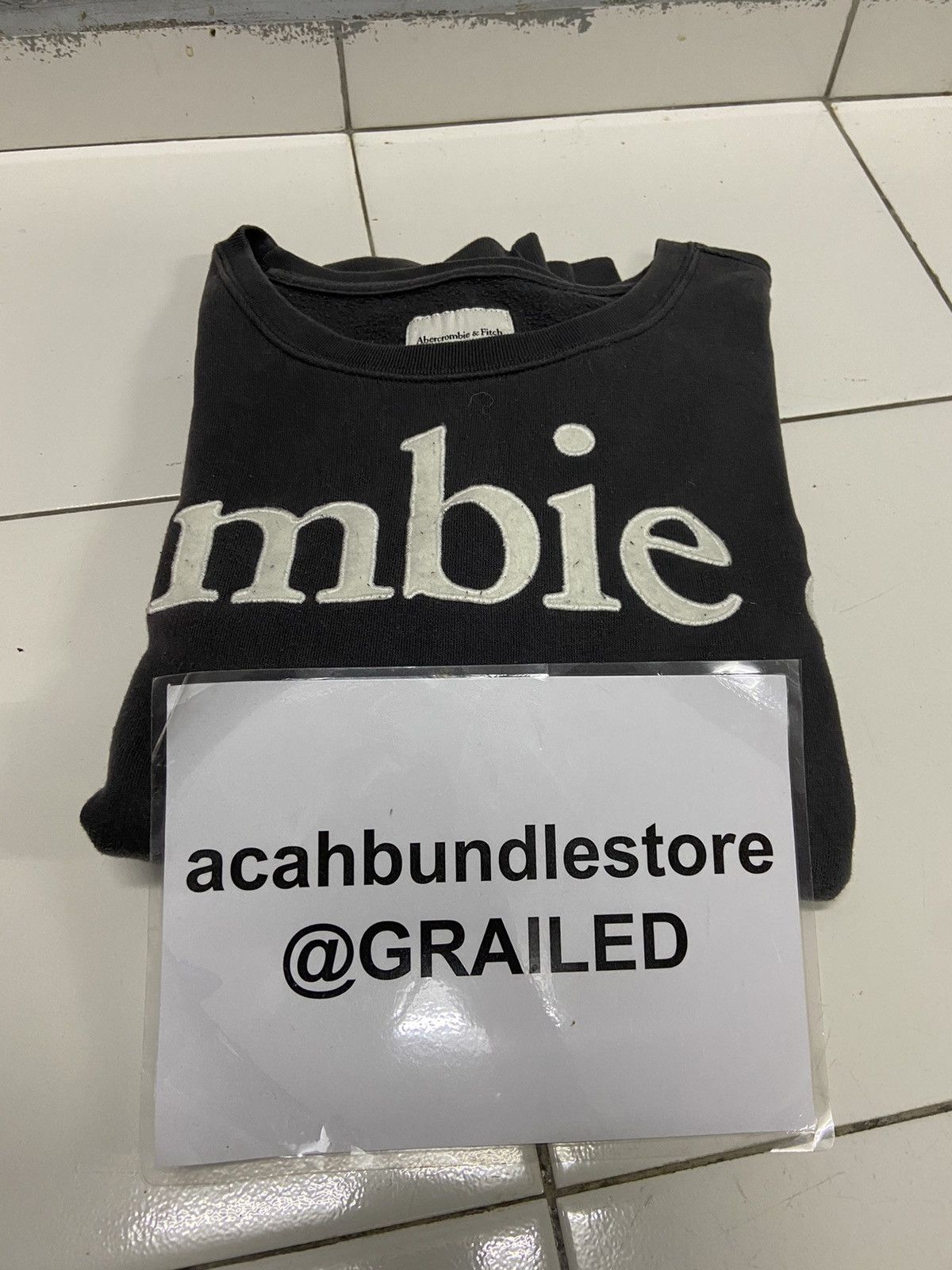 Abercrombie & Fitch ABERCROMBIE & FITCH SPELLOUT SWEATSHIRT Size US L / EU 52-54 / 3 - 17 Thumbnail