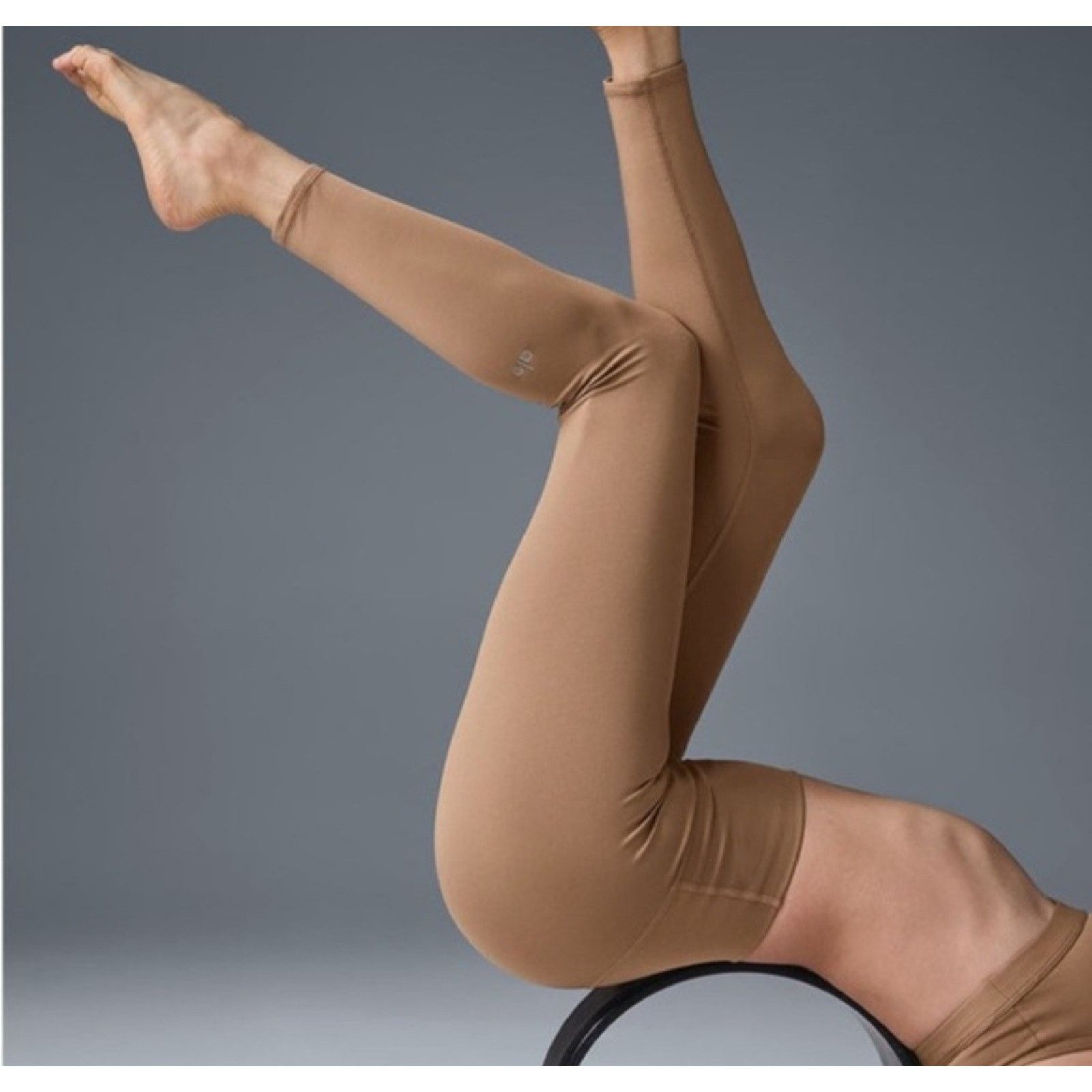 Alo Alo Yoga Leggings High-Waist Airlift Sheeny Toasted Almond Size 25" / US 0 / IT 36 - 7 Thumbnail