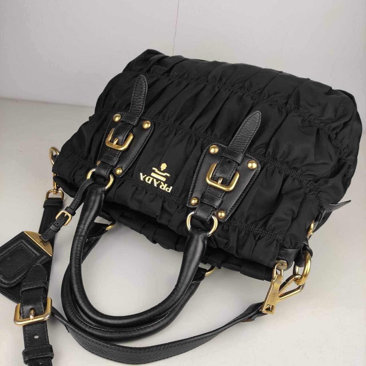 Prada AUTHENTIC PRADA TESSUTO NYLON GAUFRE 2 WAYS SHOULDER BAG Size ONE SIZE - 4 Thumbnail