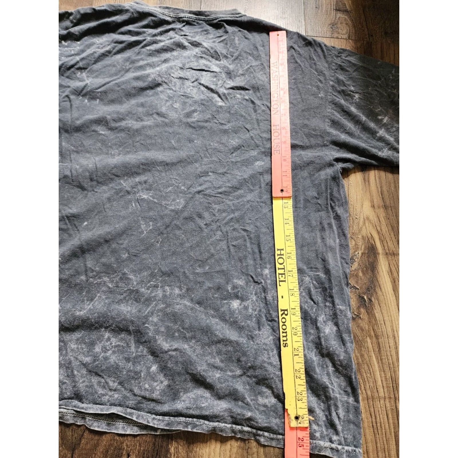 Vintage AC/DC For Those About To Rock We Salute You Black XL Graphic T-Shirt Size US XL / EU 56 / 4 - 3 Thumbnail