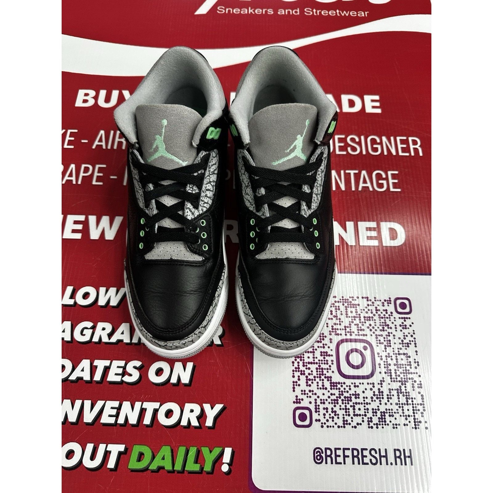 Jordan Brand Air Jordan 3 Retro Green Glow Size 9 CT8532-031 Size US 9 / EU 42 - 4 Thumbnail