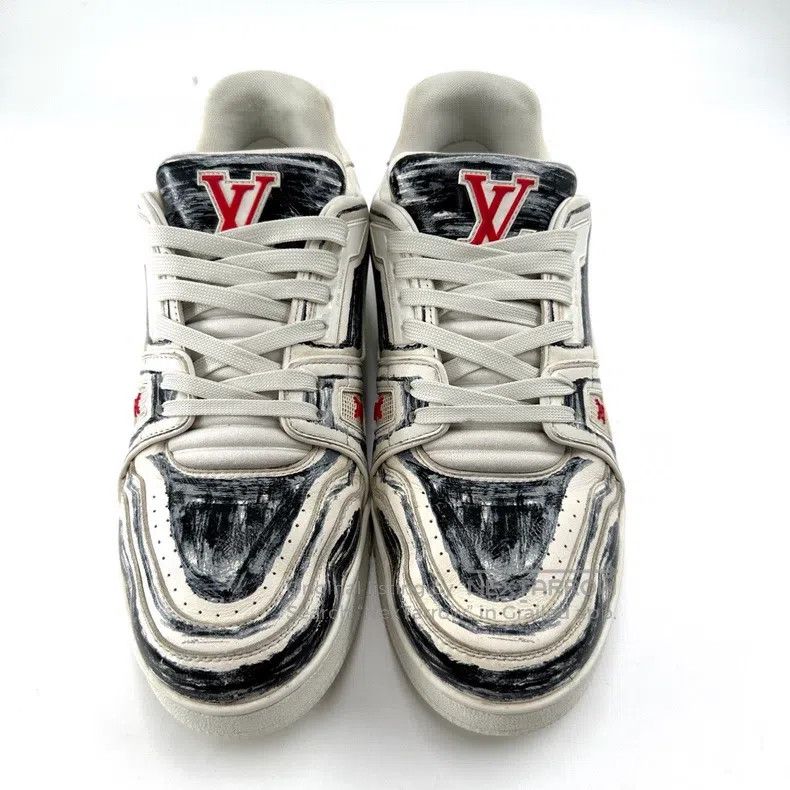 Louis Vuitton Louis Vuitton Black and white hand-painted graffiti board Size US 8.5 / EU 41-42 - 2 Thumbnail