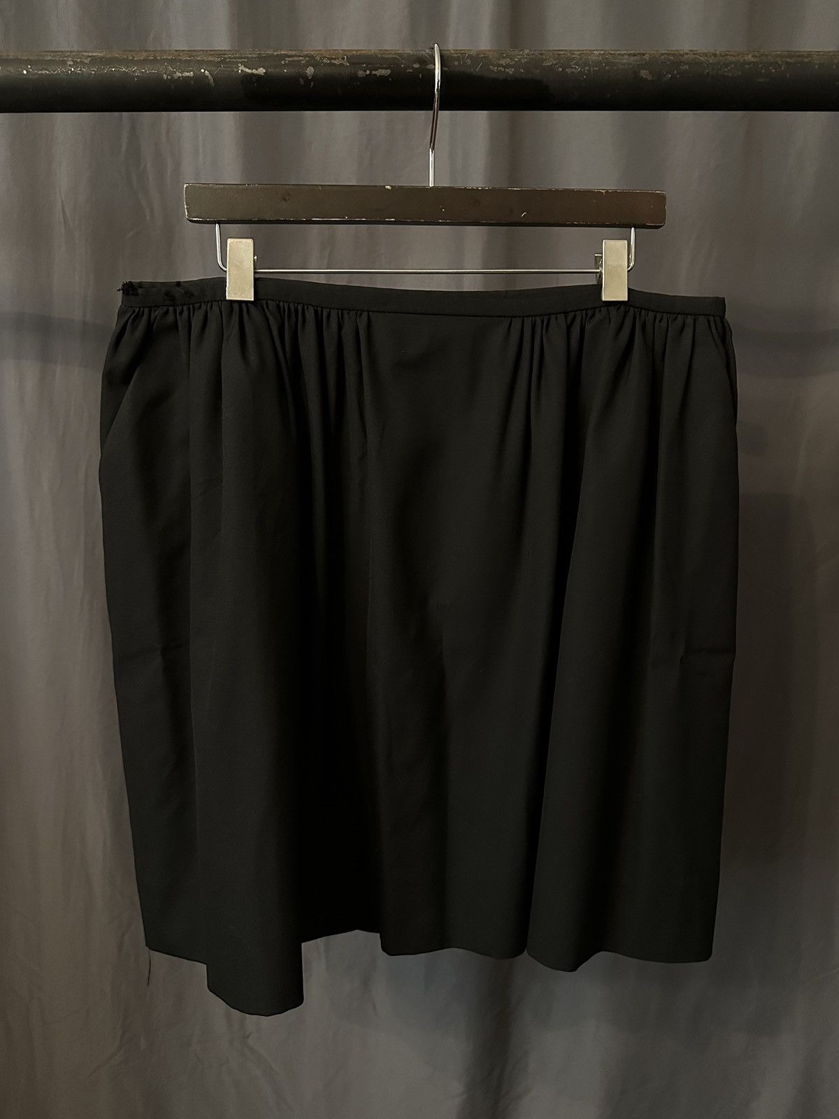 Balenciaga Balenciaga Skirt Size US 34 / EU 50 - 1 Thumbnail