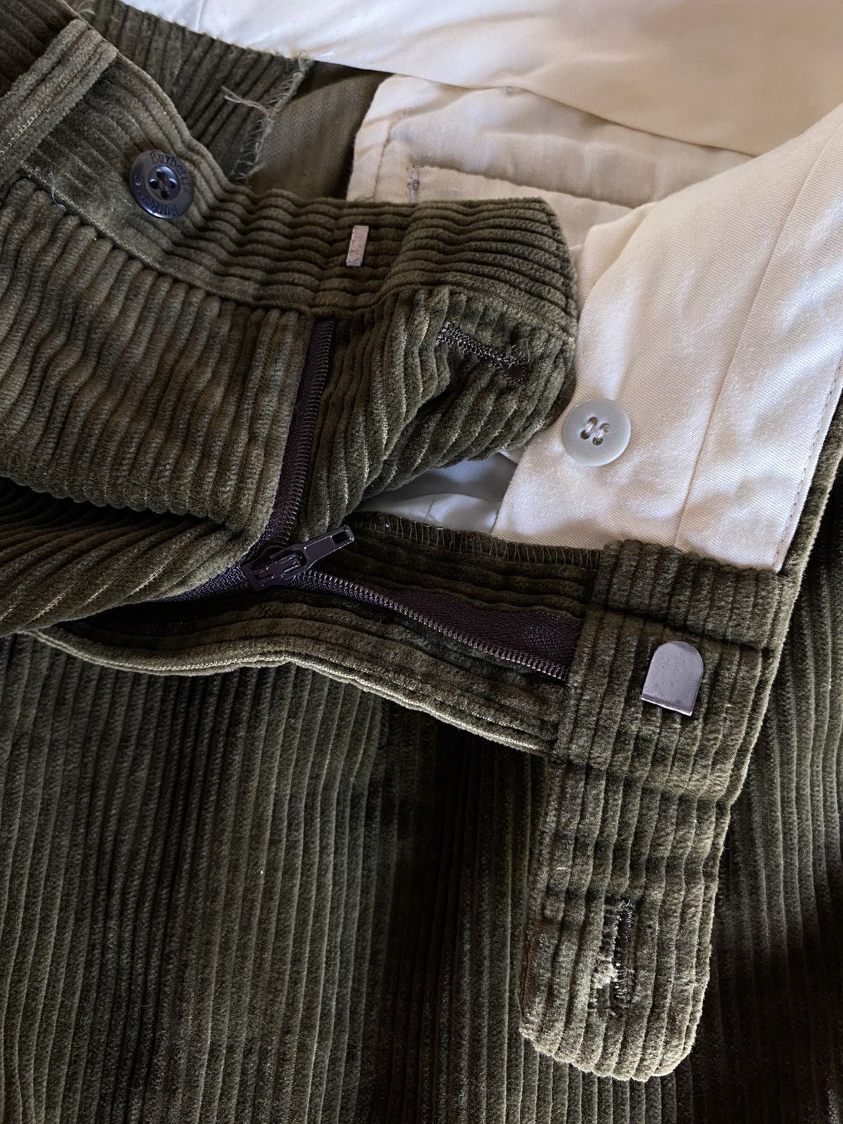 Burberry Burberry Olive Green Corduroy Pleated Trousers Size US 32 / EU 48 - 9 Thumbnail