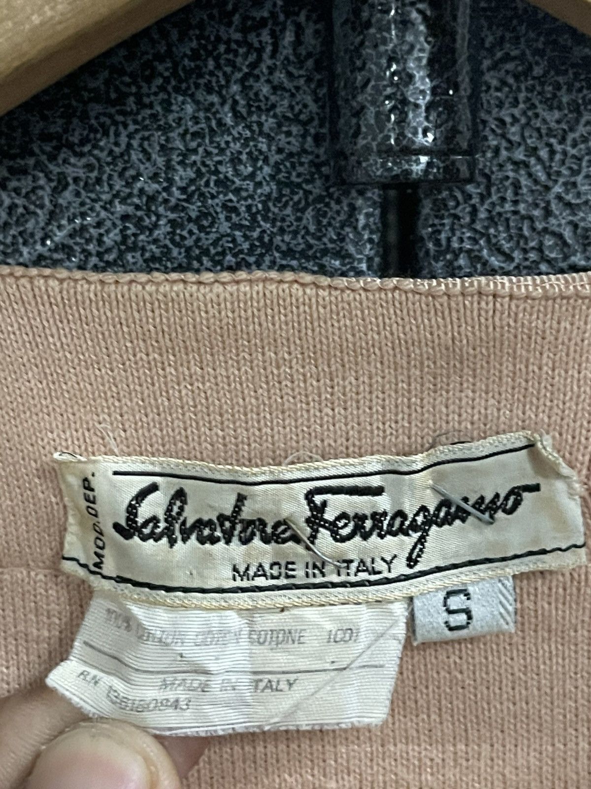 Salvatore Ferragamo Vintage Salvatore Ferragamo Cardingan Jacket Size S / US 4 / IT 40 - 15 Thumbnail