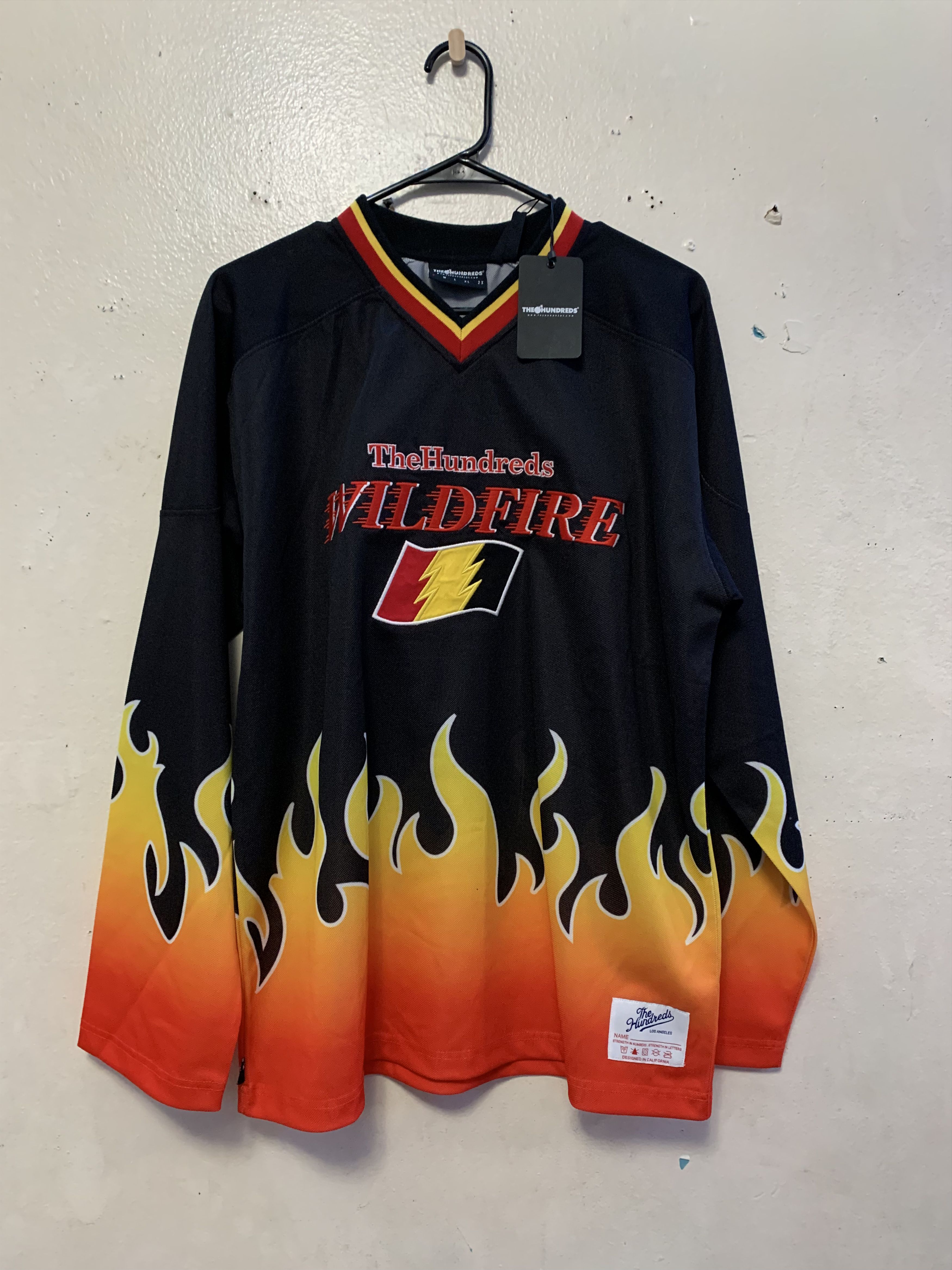 The Hundreds THE HUNDREDS Wildfire LS Jersey ⊛ BLK/FLME ⊛ Brand New Size US S / EU 44-46 / 1 - 11 Thumbnail