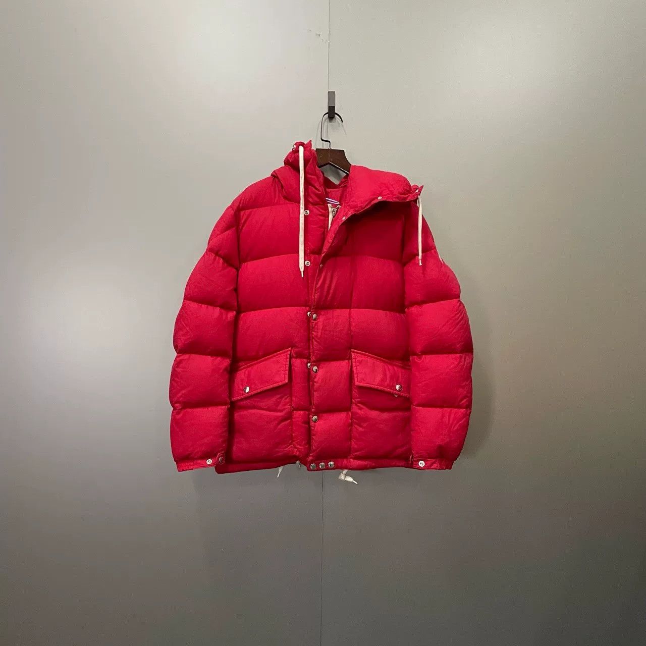 Moncler moncler red down jacket size 1 Size US M / EU 48-50 / 2 - 1 Thumbnail