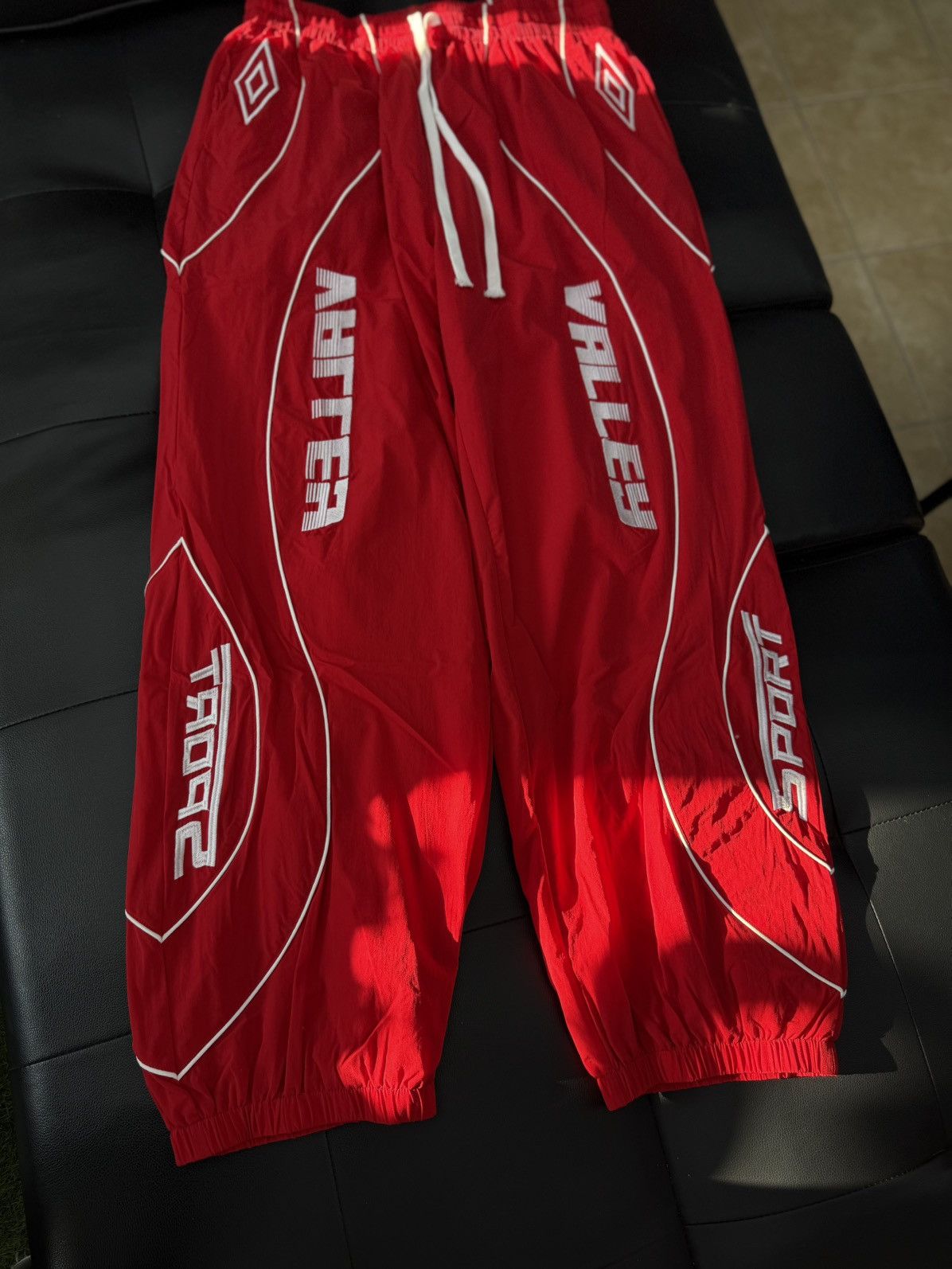 Vale Valley Red Baggy Shorts Brand New Size M (NEW) Size US 31 - 2 Thumbnail