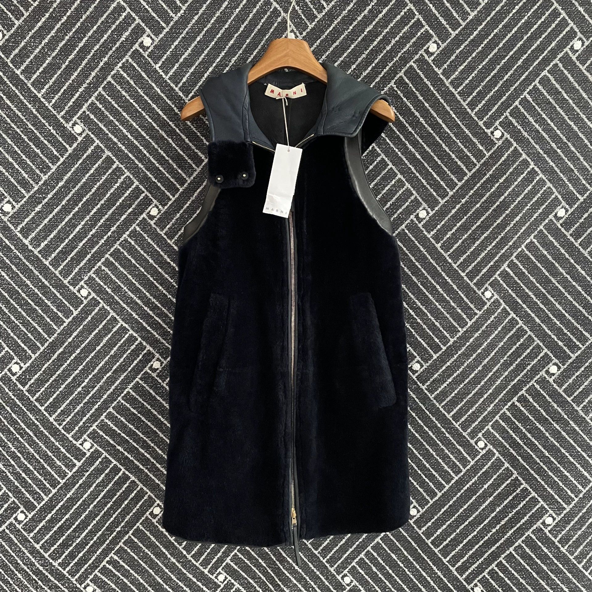 Marni Marni 98 New Women's Hooded Lamb Fur Vest Navy 38 Minor Flaw Size S / US 4 / IT 40 - 1 Thumbnail
