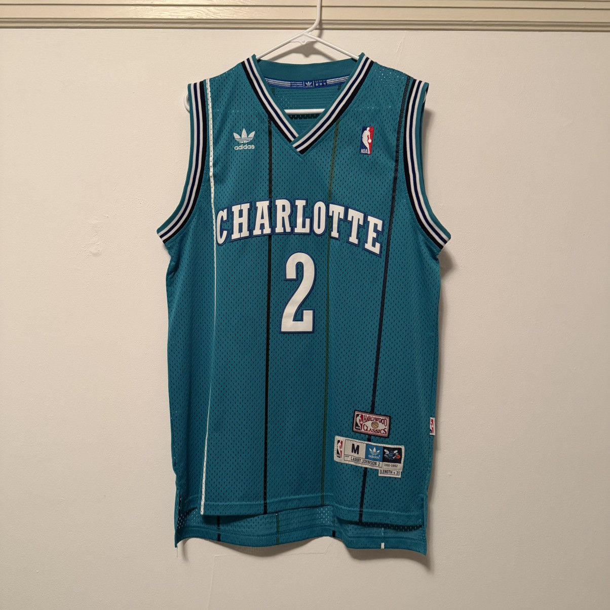 Adidas NBA Charlotte Hornets Larry Johnson Basketball Jersey Size US M / EU 48-50 / 2 - 1 Thumbnail