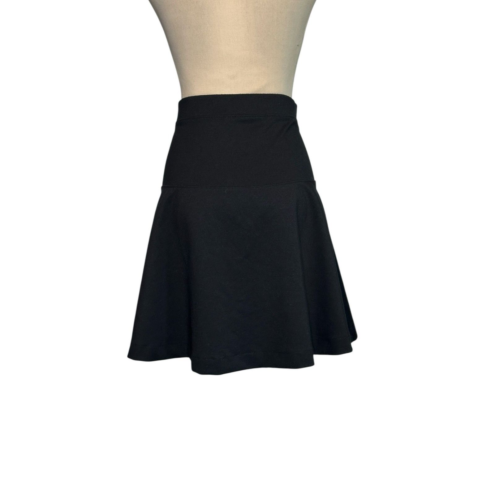 Old Navy Old Navy black pull on A line mini skirt size Small Size 30" / US 8 / IT 44 - 7 Thumbnail