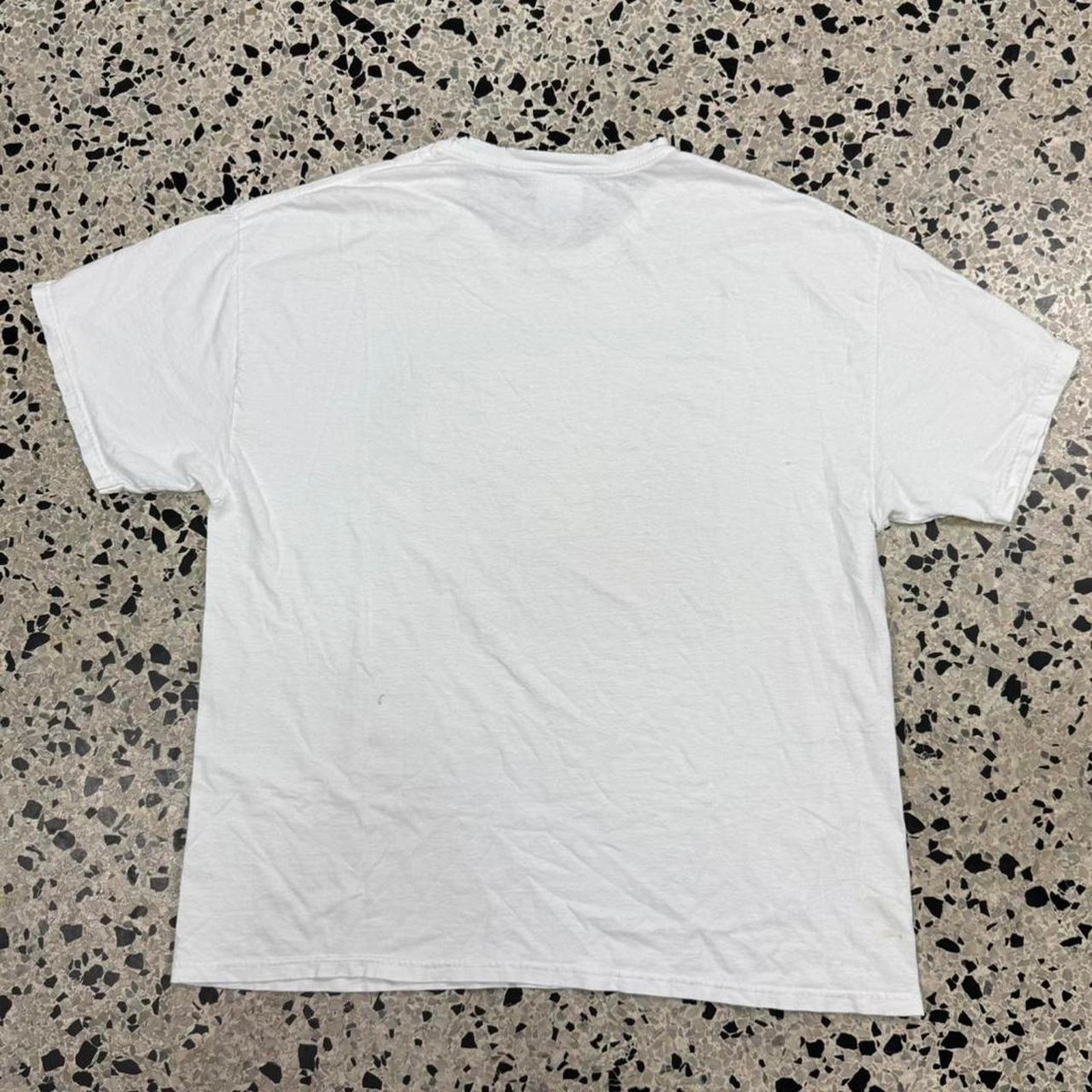 Fruit Of The Loom × Vintage VINTAGE Y2K 2005 THE BEATLES BAND COVER THRASHED TEE: Size US XL / EU 56 / 4 - 8 Thumbnail