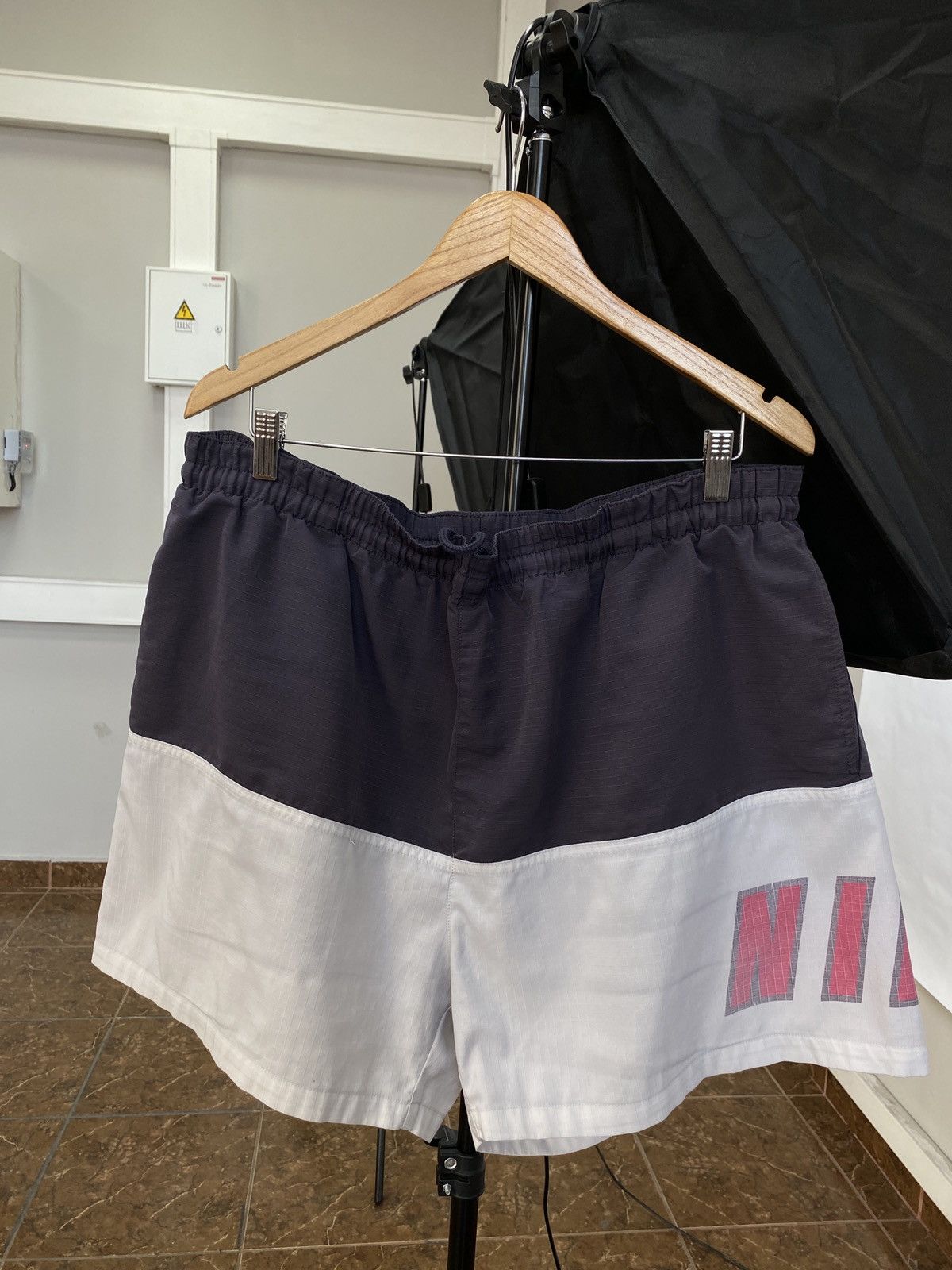 Nike 🇺🇸 Vintage 90s Nike Nylon Shorts Rare Retro Size US 36 / EU 52 - 1 Thumbnail
