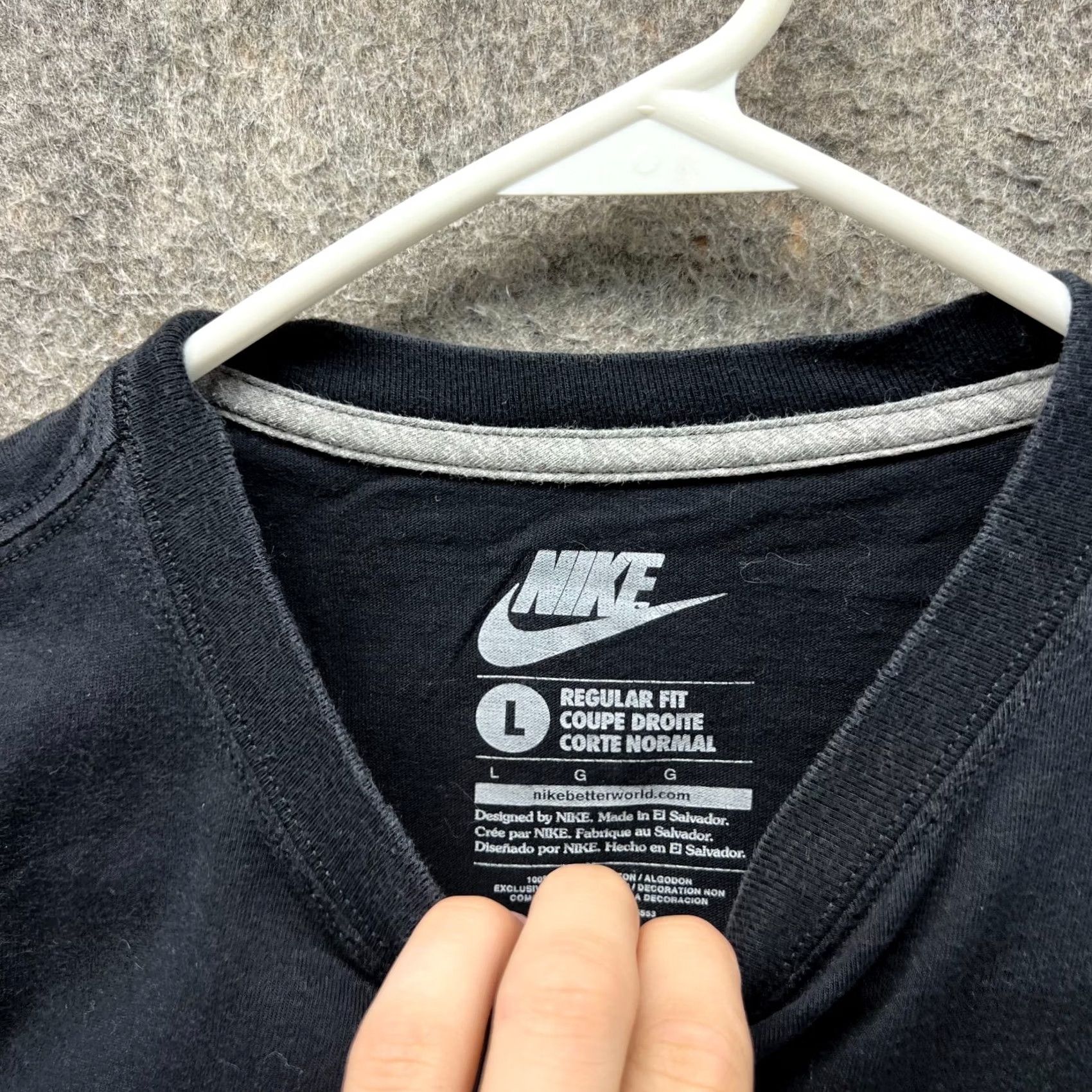 Nike Nike Shirt Mens Large Black Red Crewneck Big Swoosh Logo Regular Cotton Tee Size US L / EU 52-54 / 3 - 6 Thumbnail