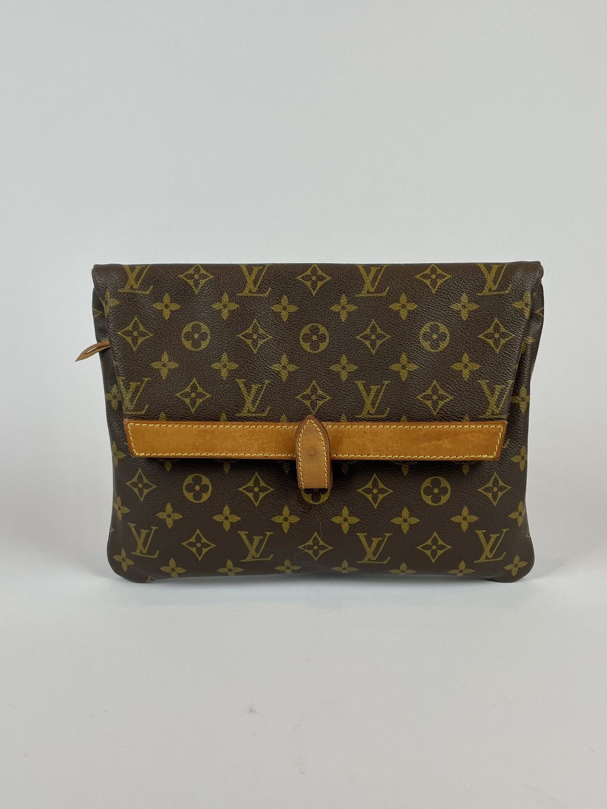 Louis Vuitton Pochette clutch