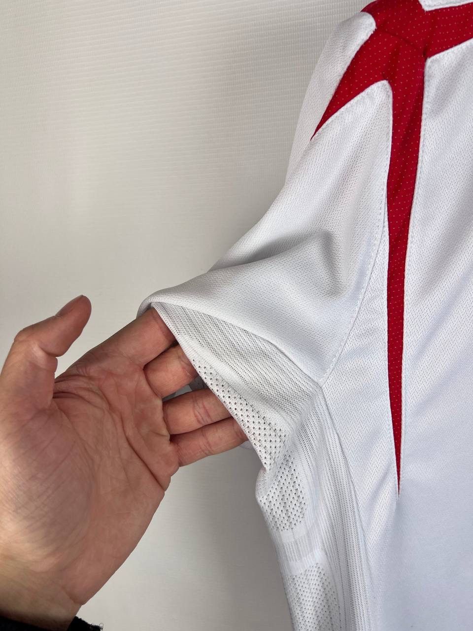 Umbro England Umbro Owen jersey size M Size US M / EU 48-50 / 2 - 7 Thumbnail