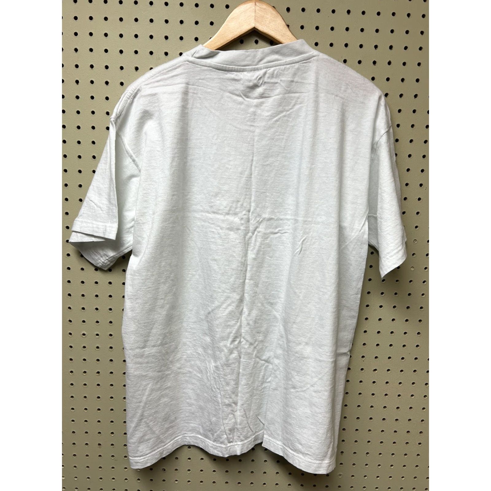 Vintage VINTAGE St Kitts W.I. White Short Sleeve Crew Neck T-Shirt 2XL Men Size US XXL / EU 58 / 5 - 2 Thumbnail