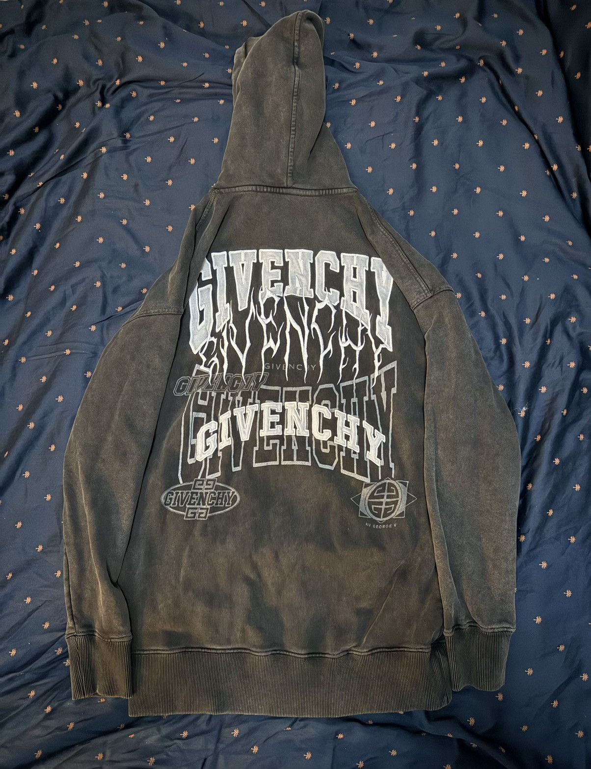 Givenchy Givenchy Washed Multilogo Hoodie Size US M / EU 48-50 / 2 - 2 Thumbnail